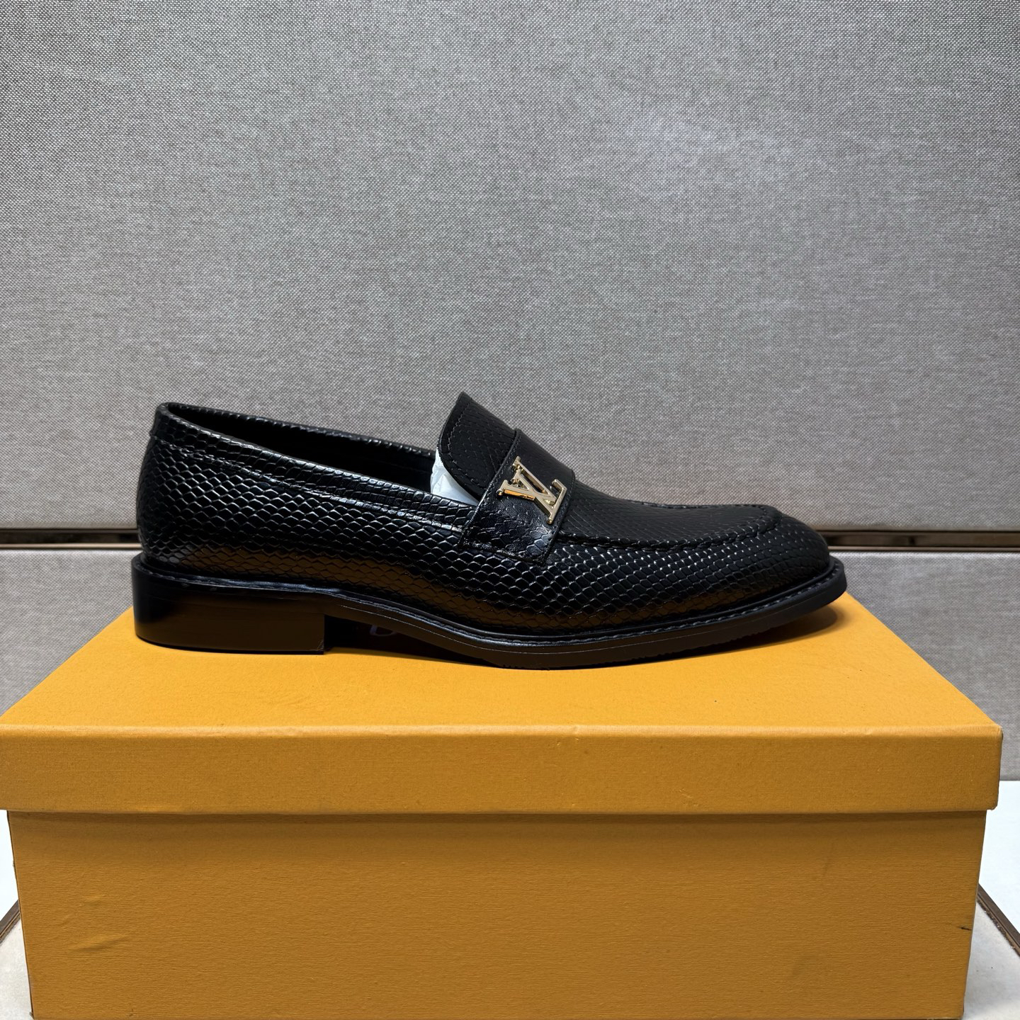 LV men's leather shoes-58