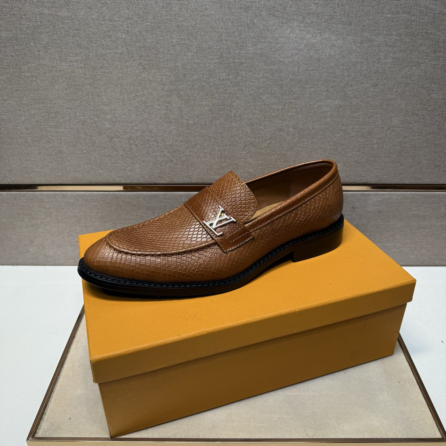 LV men's leather shoes-57