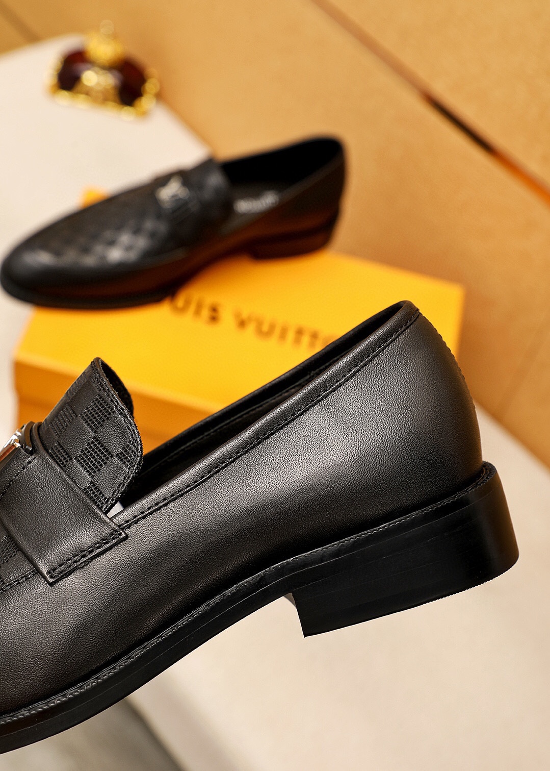 LV men's leather shoes-14
