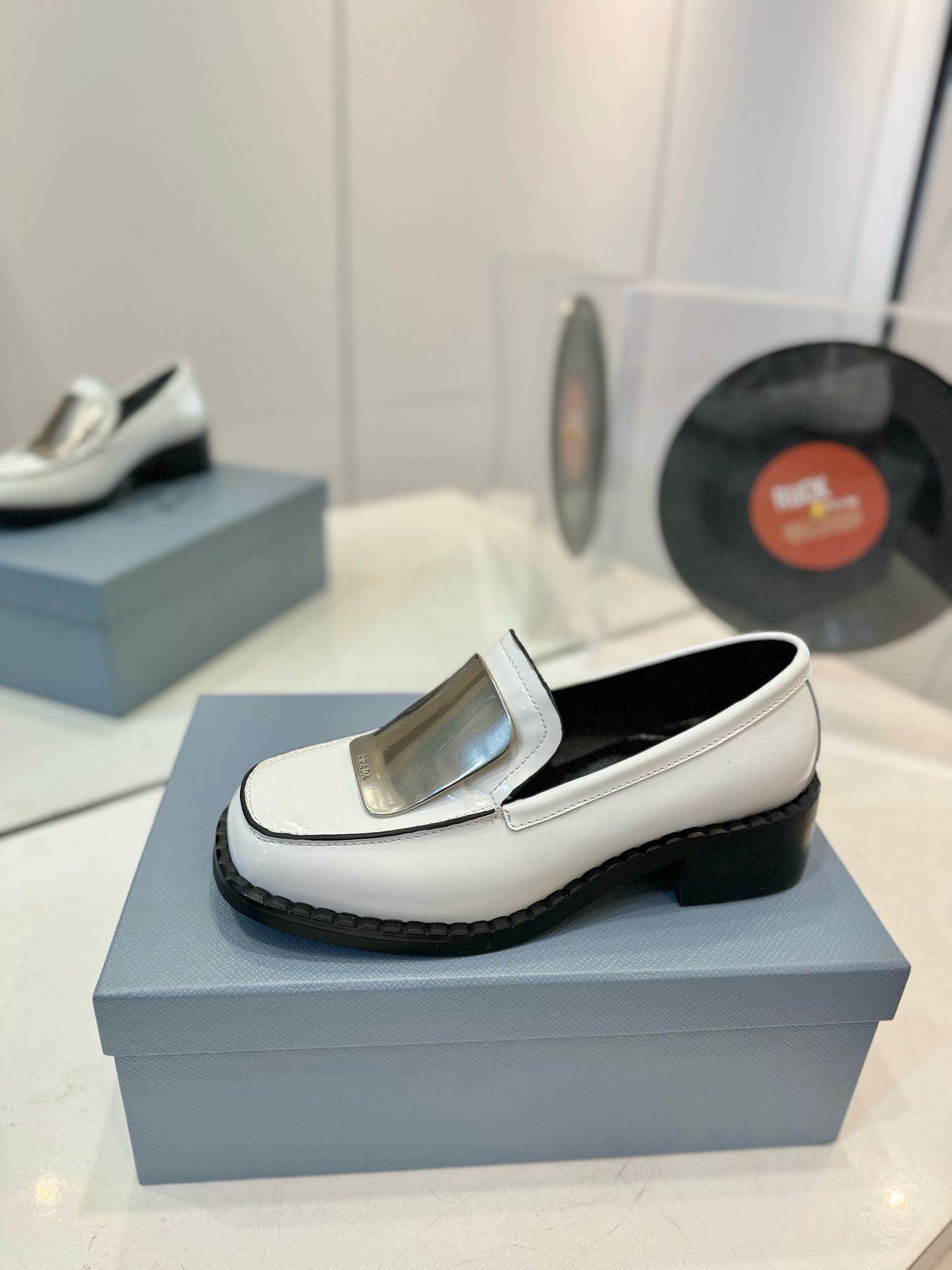 Prada women's leather shoes-18