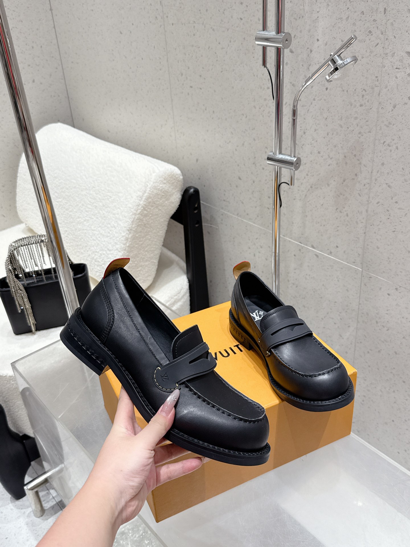 LV women's leather shoes-44