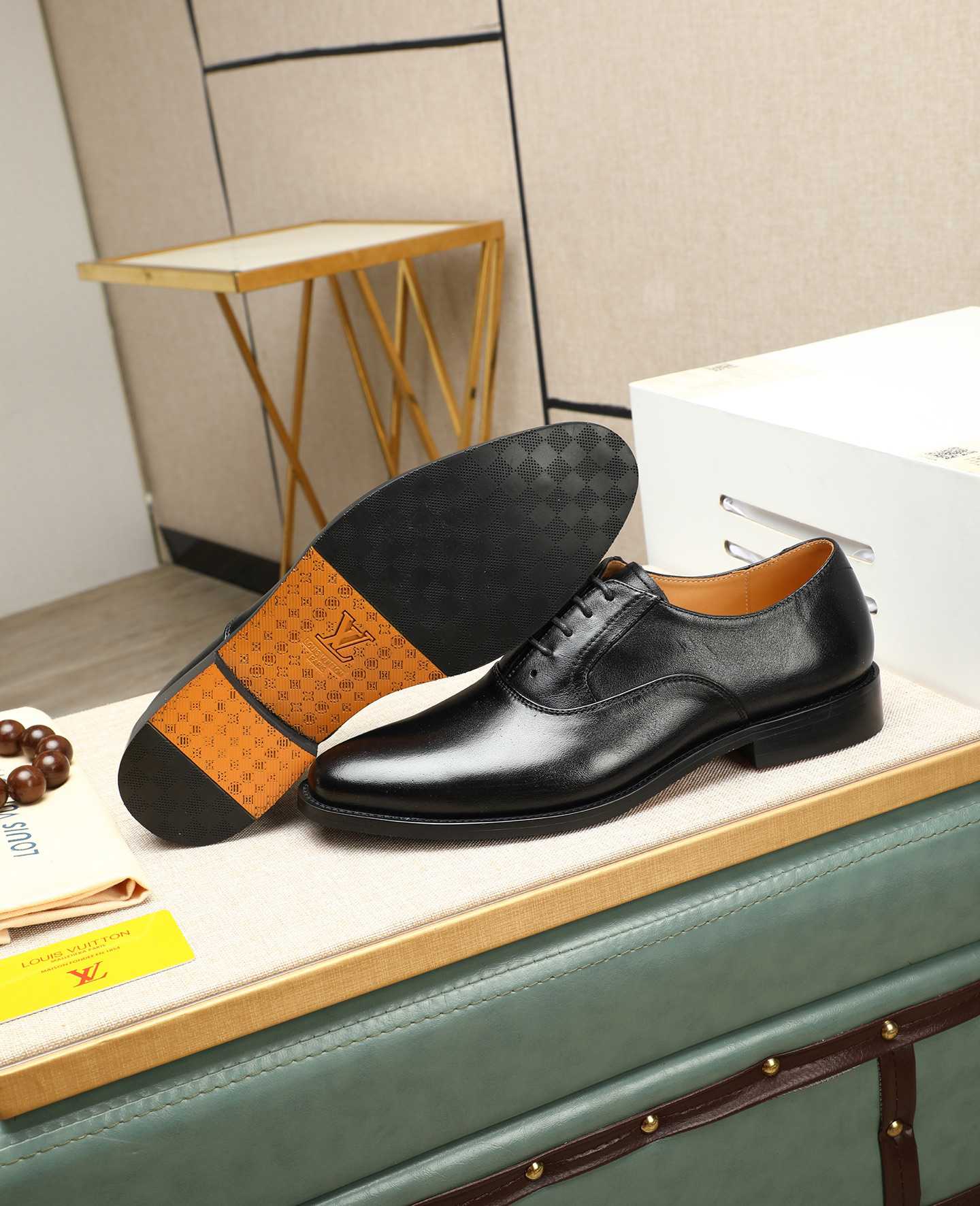 LV men's leather shoes-23