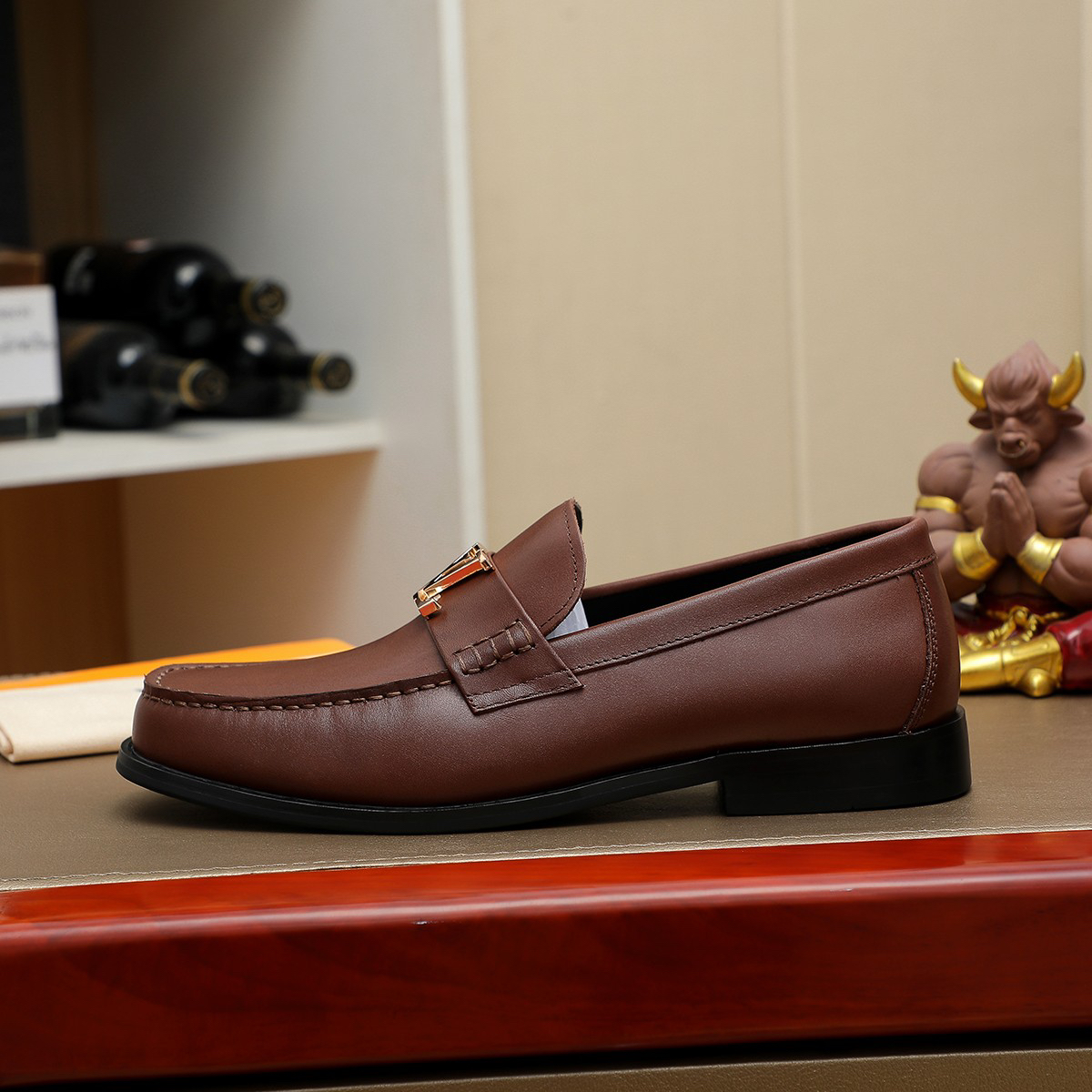 LV men's leather shoes-71