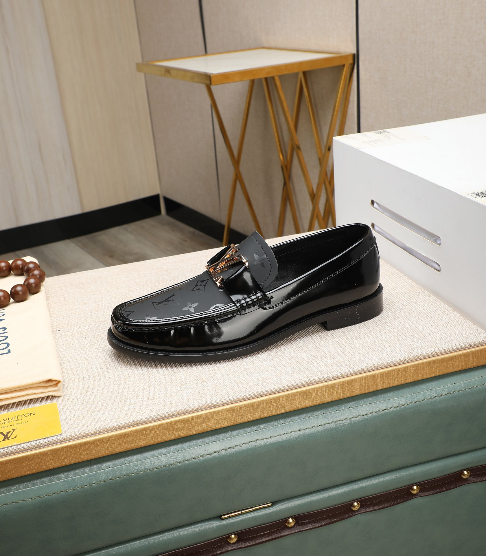 LV men's leather shoes-25