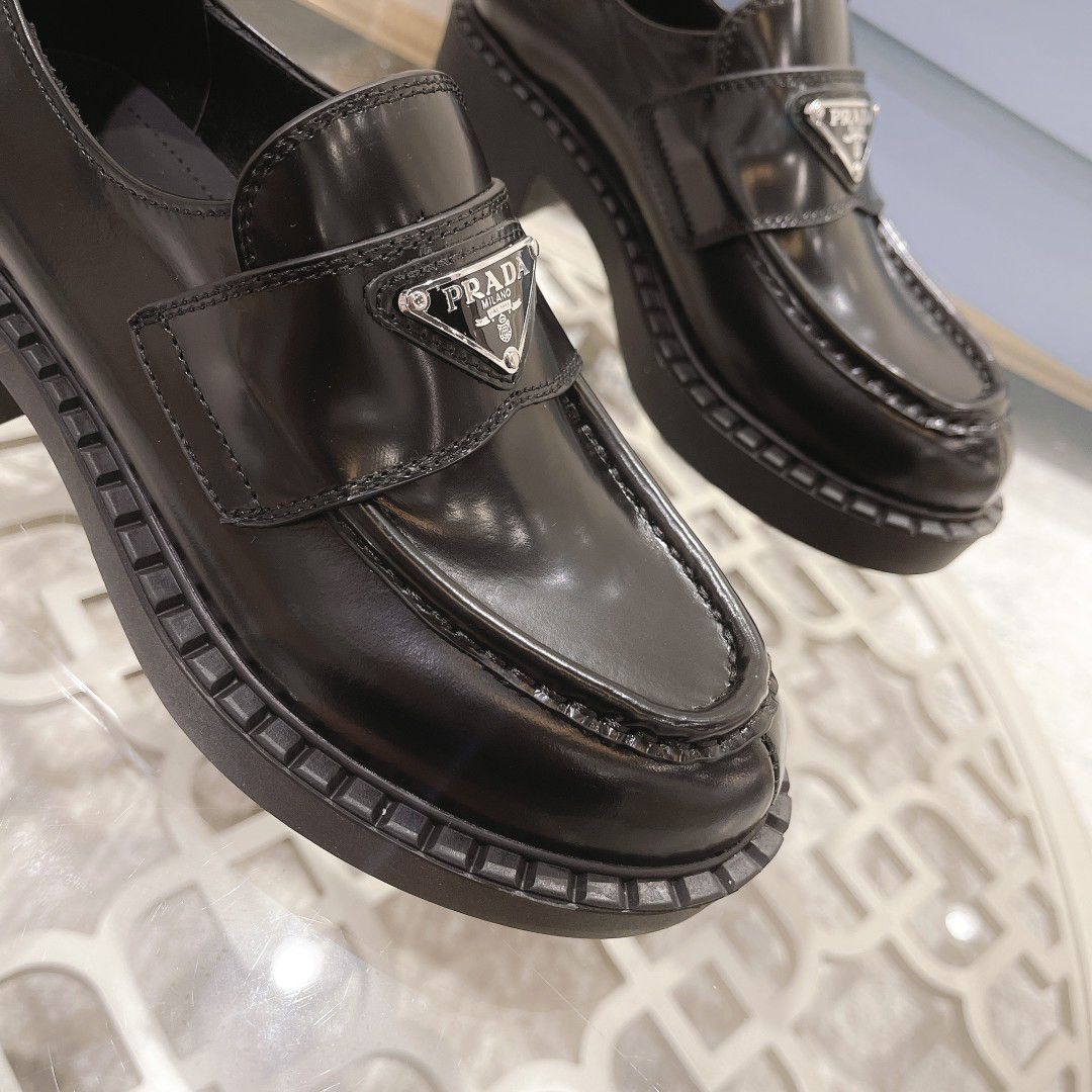 Prada men's leather shoes-17