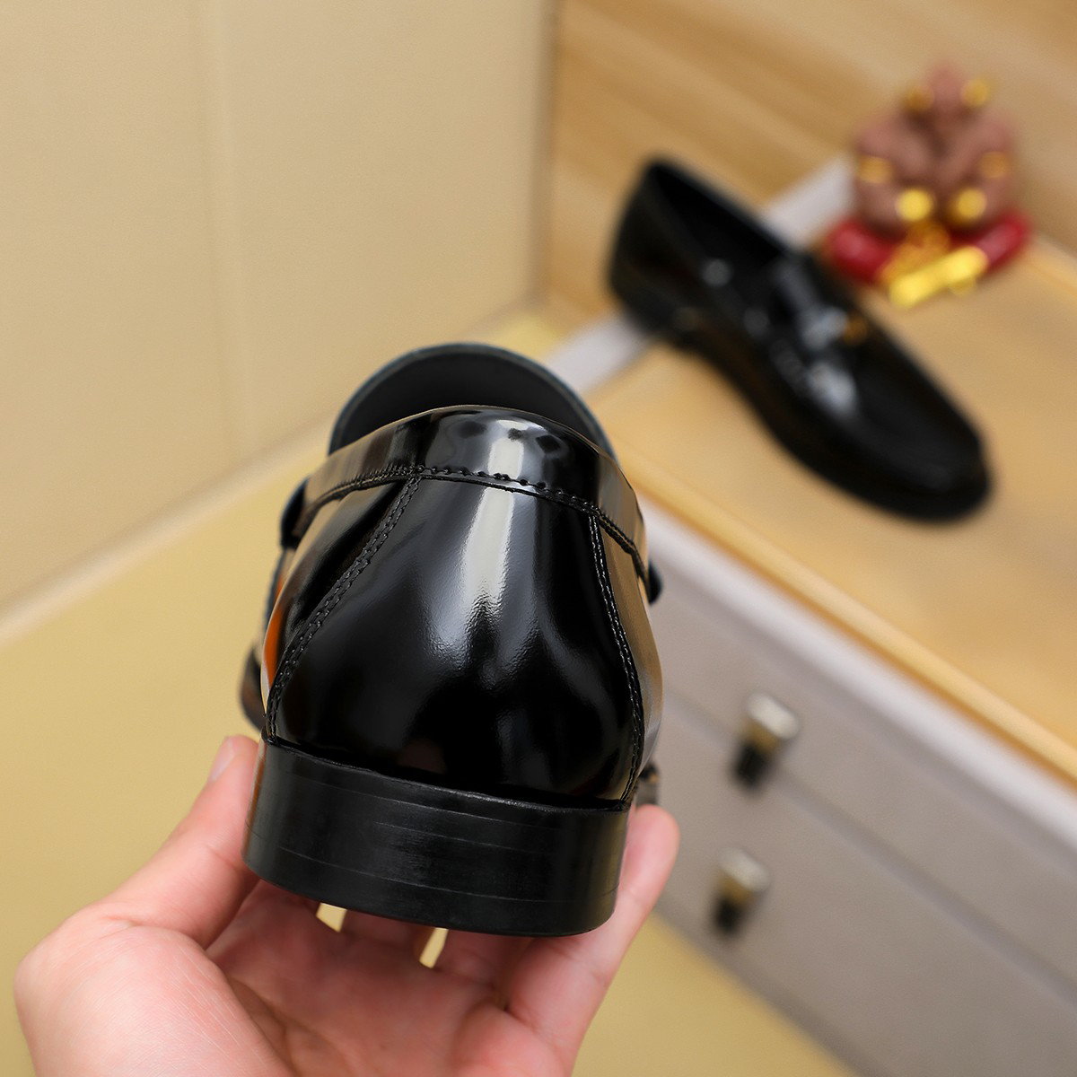 LV men's leather shoes-68