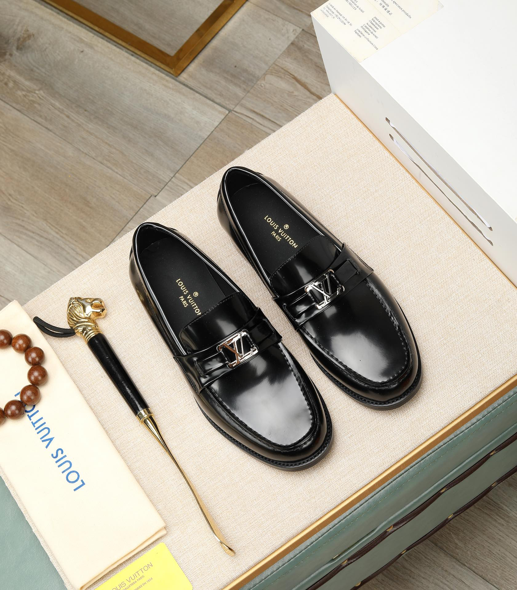 LV men's leather shoes-50