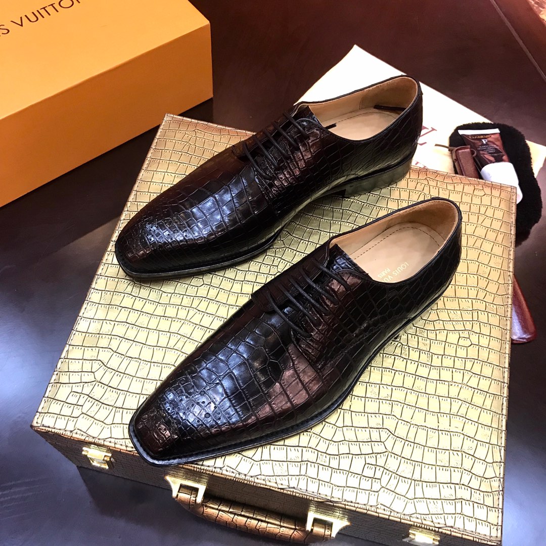 LV men's leather shoes-67