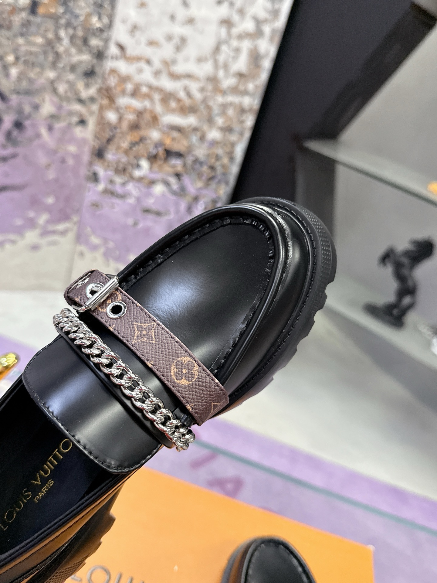 LV women's leather shoes-41