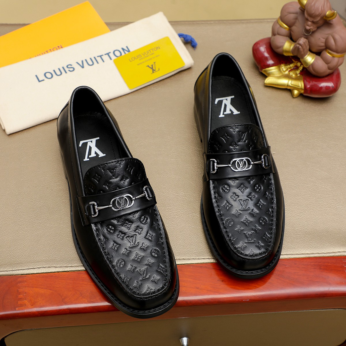 LV men's leather shoes-73
