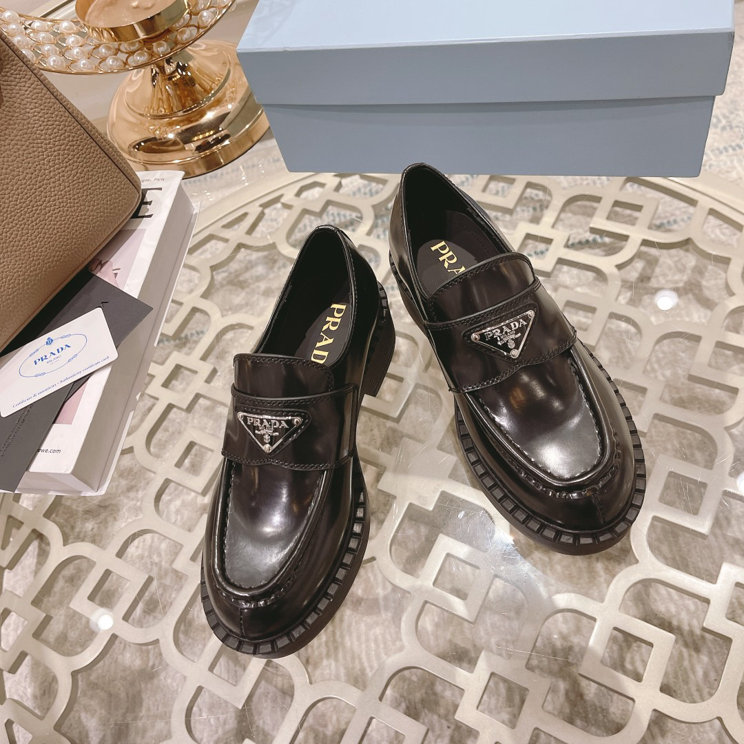 Prada men's leather shoes-17