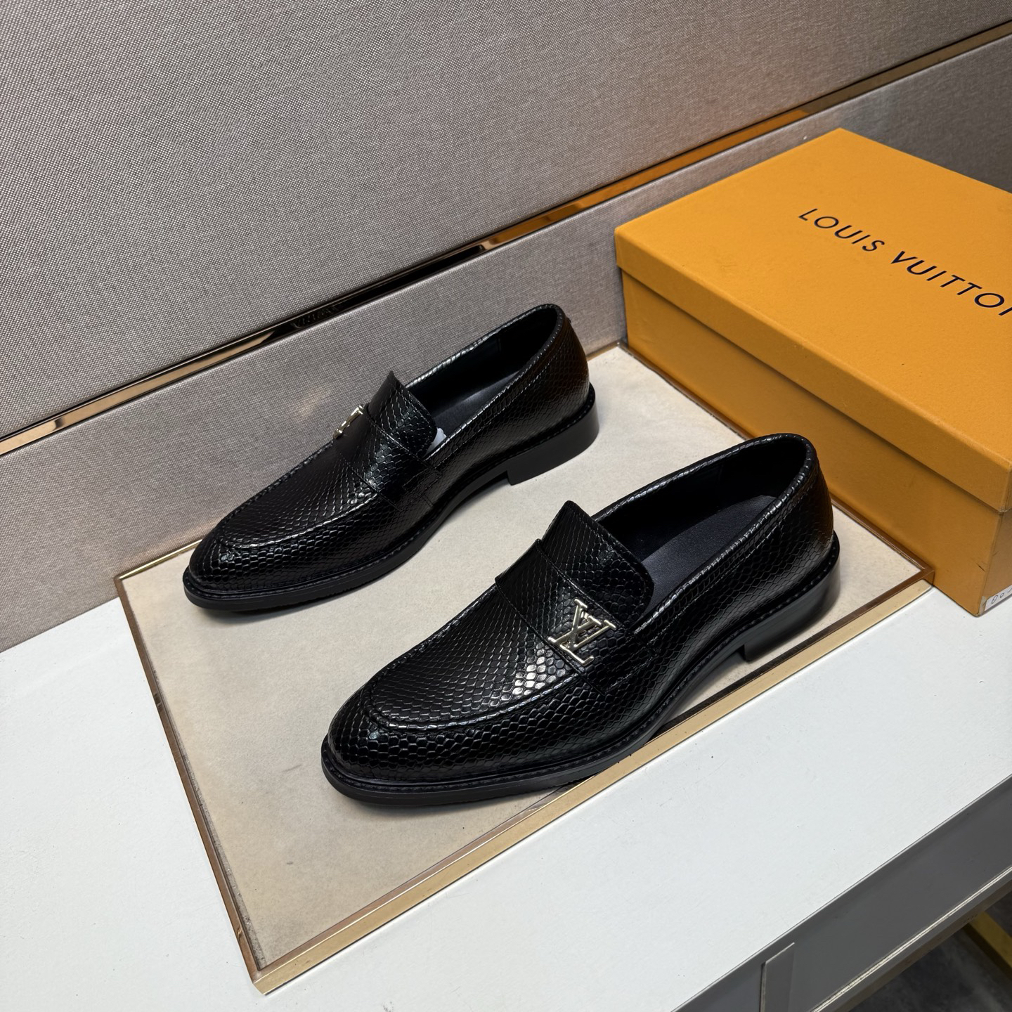 LV men's leather shoes-58