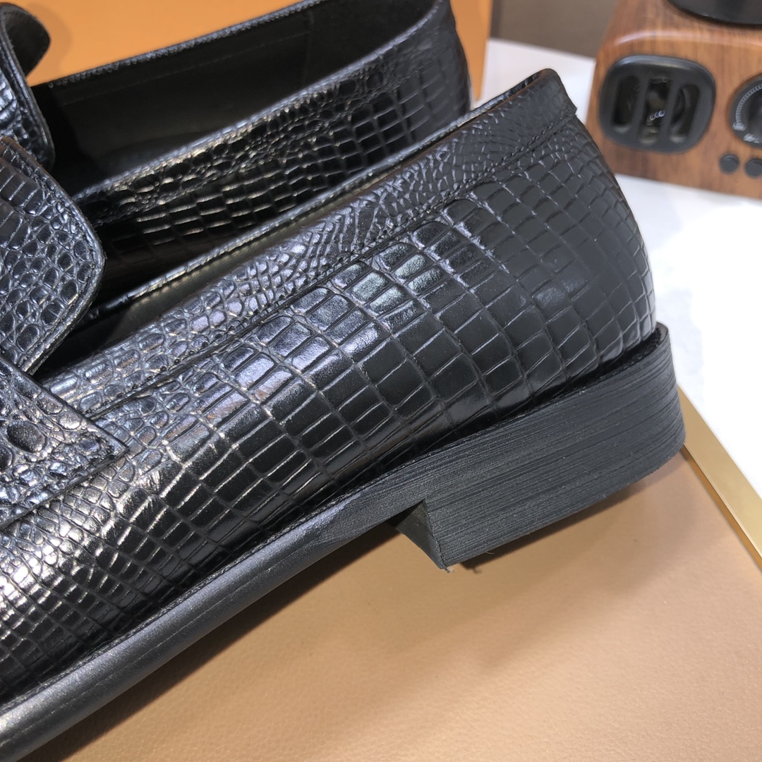 LV men's leather shoes-13