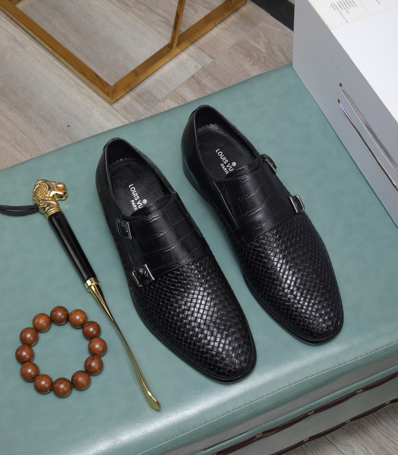 LV men's leather shoes-54