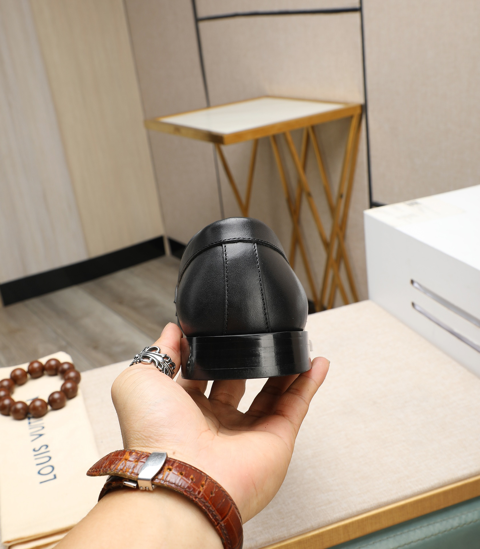 LV men's leather shoes-24