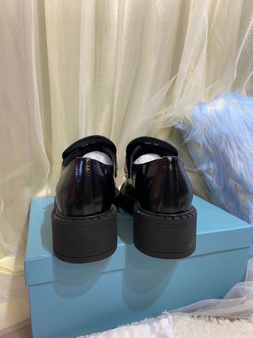 Prada women's leather shoes-15