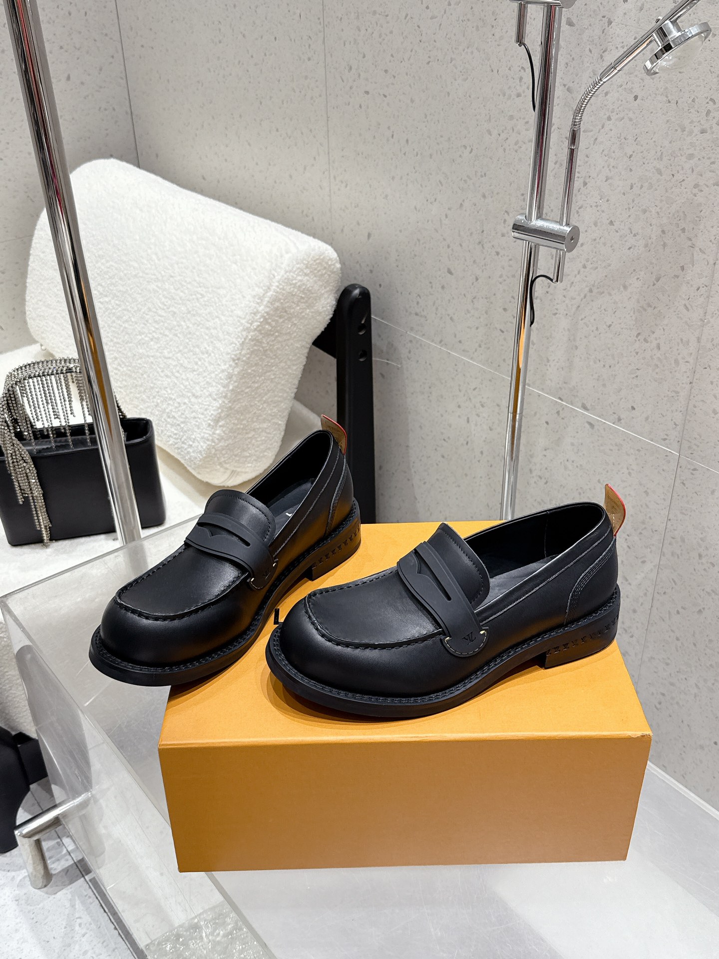 LV women's leather shoes-44