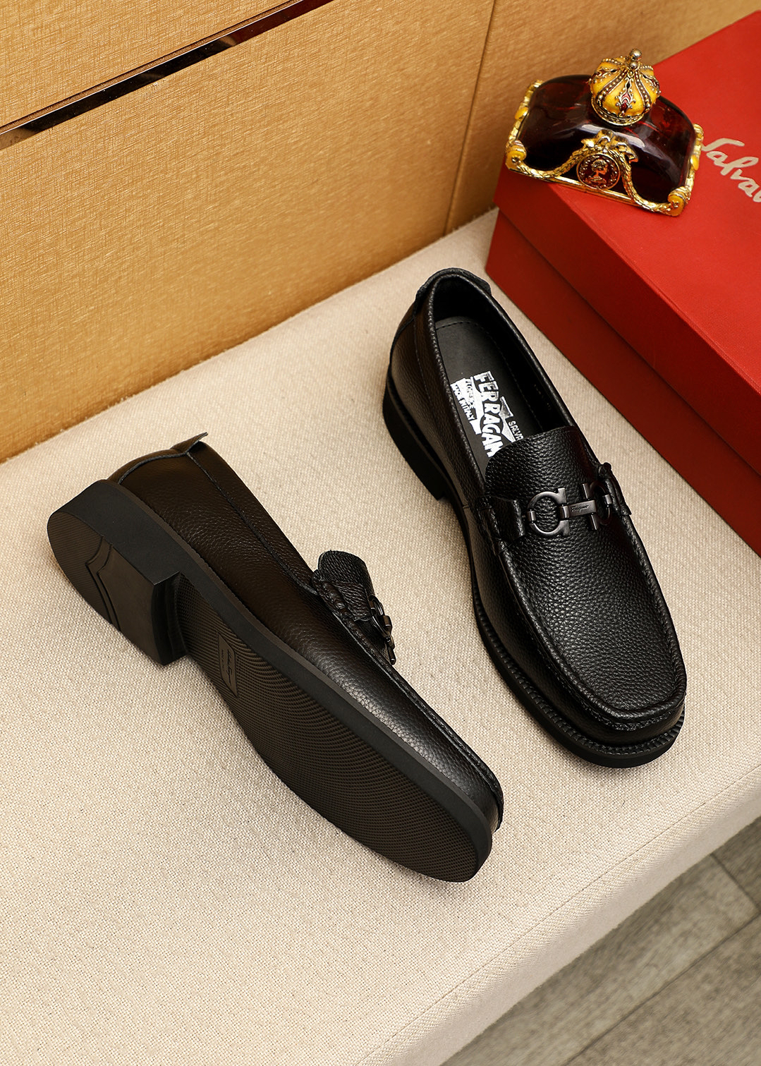 LV men's leather shoes-65