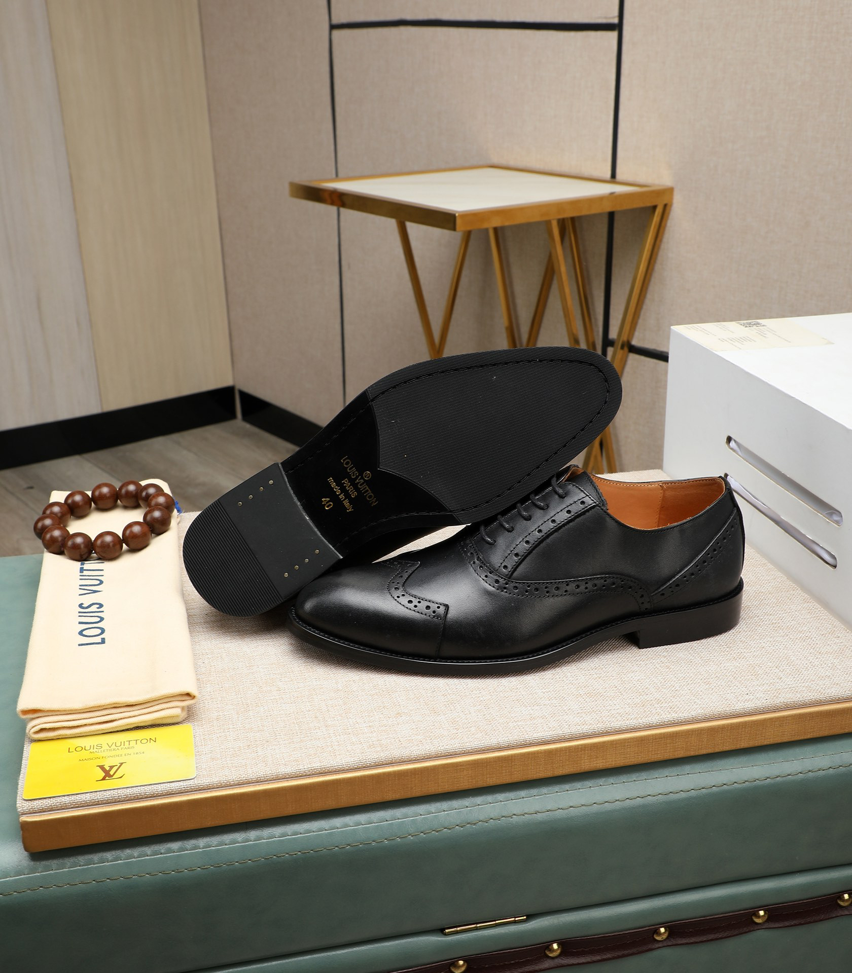 LV men's leather shoes-6