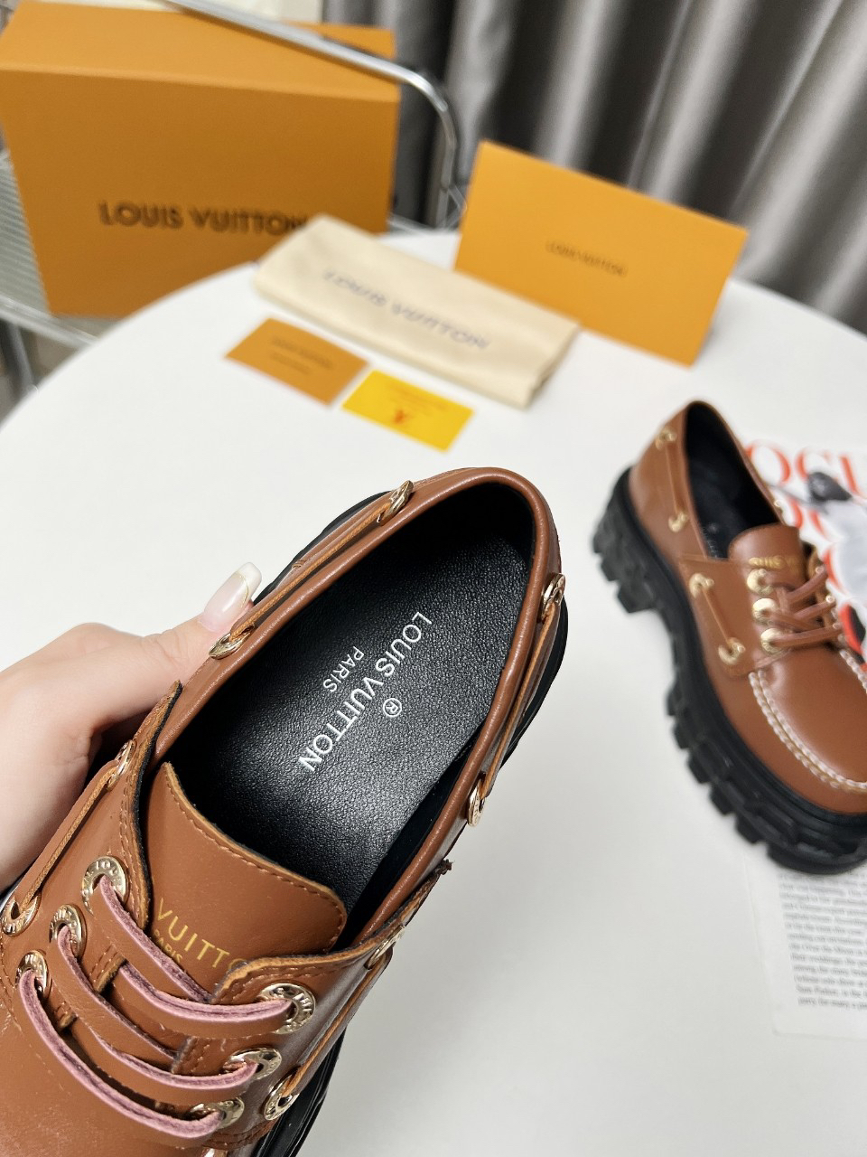 LV women's leather shoes-51