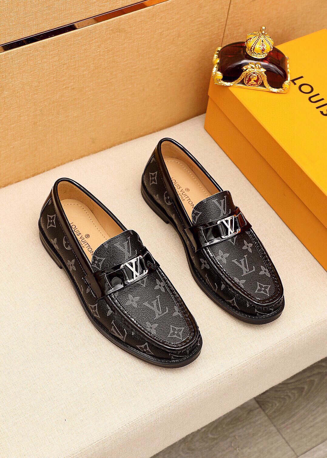 LV men's leather shoes-63