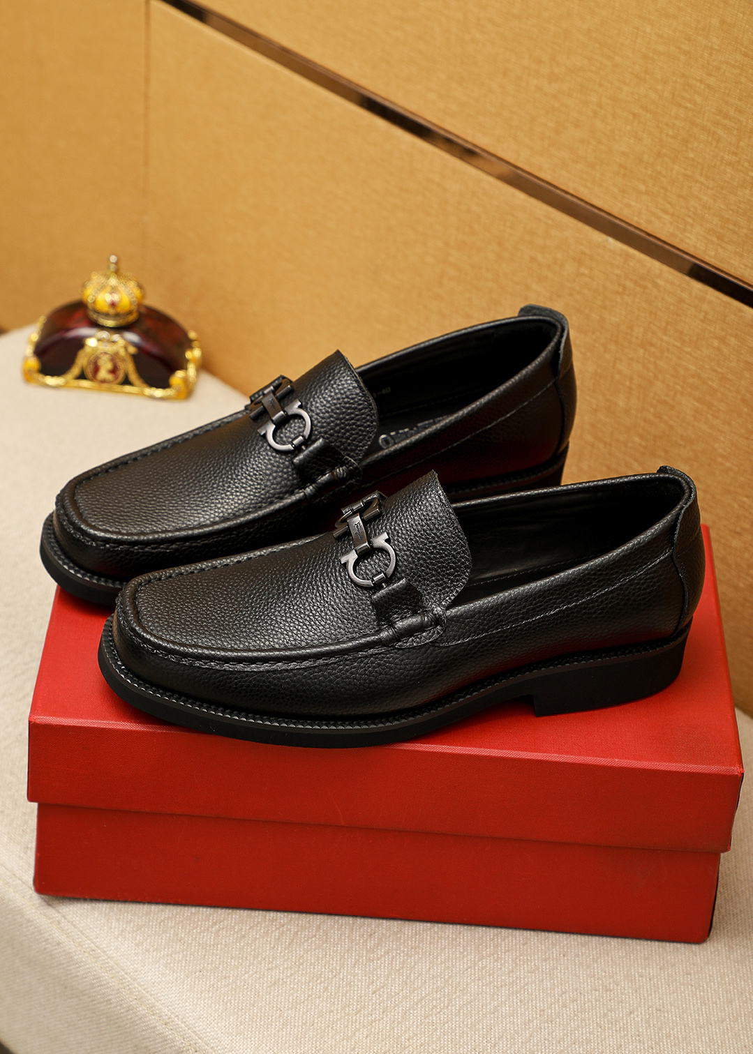 LV men's leather shoes-65