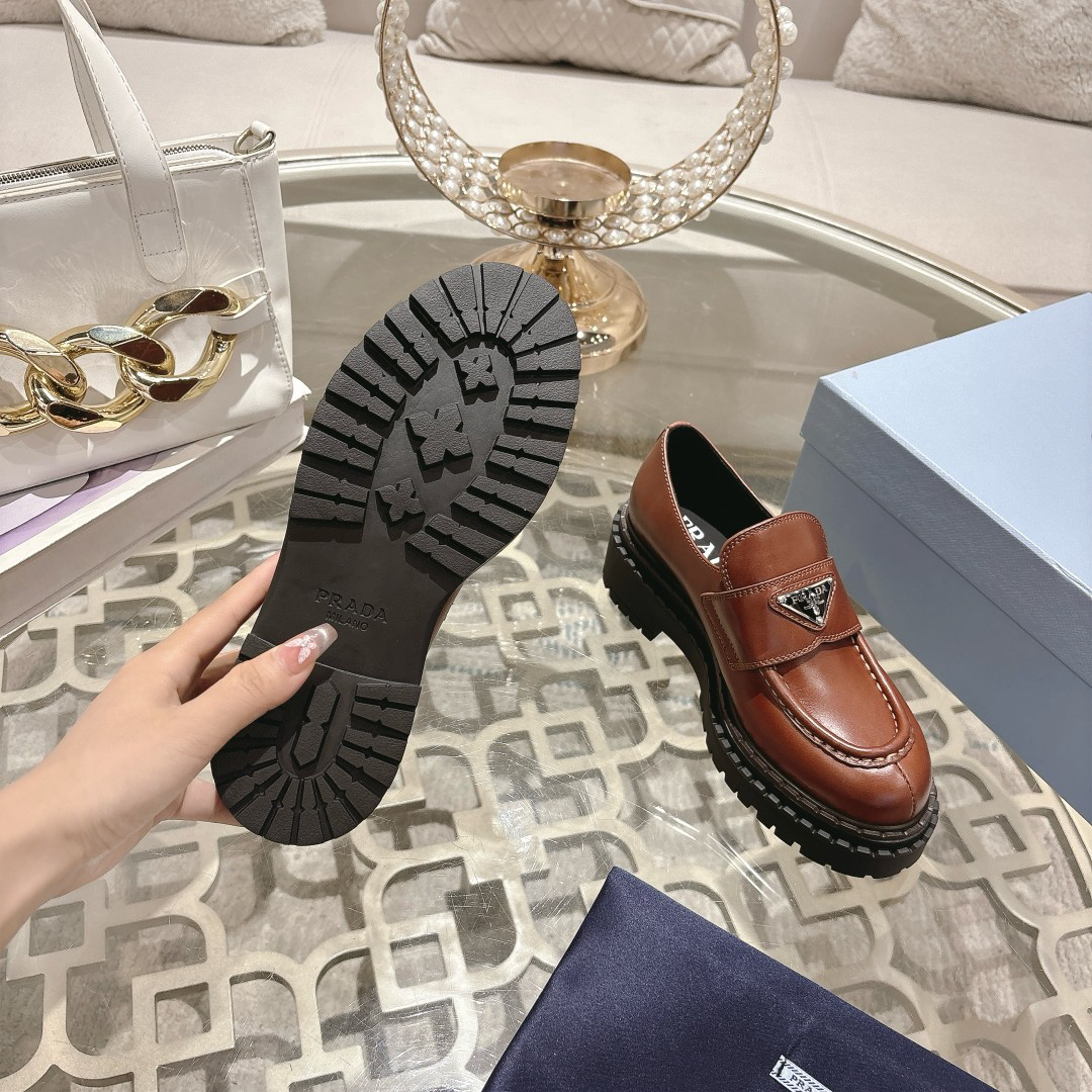 Prada women's leather shoes-26