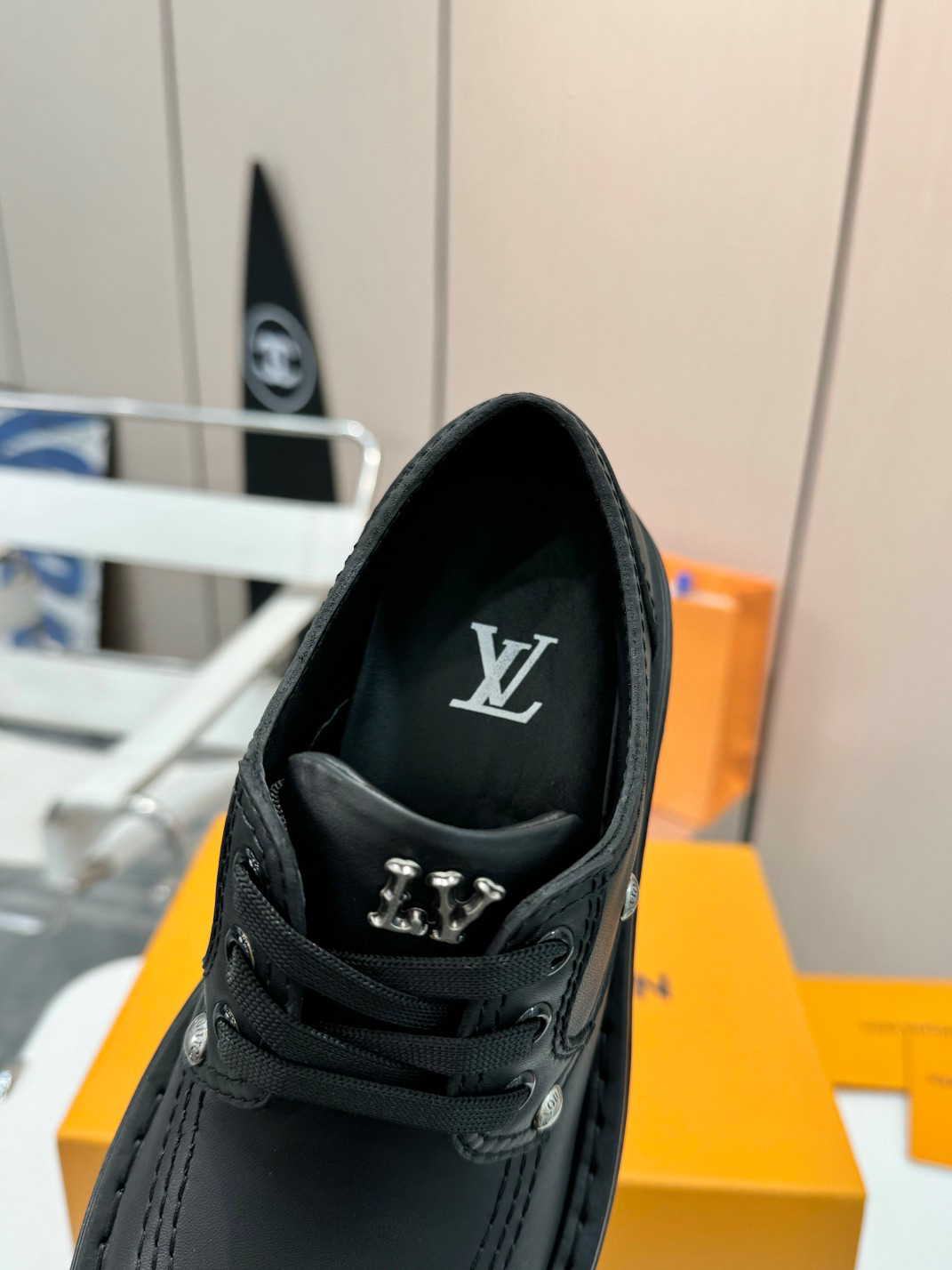 LV women's leather shoes-16