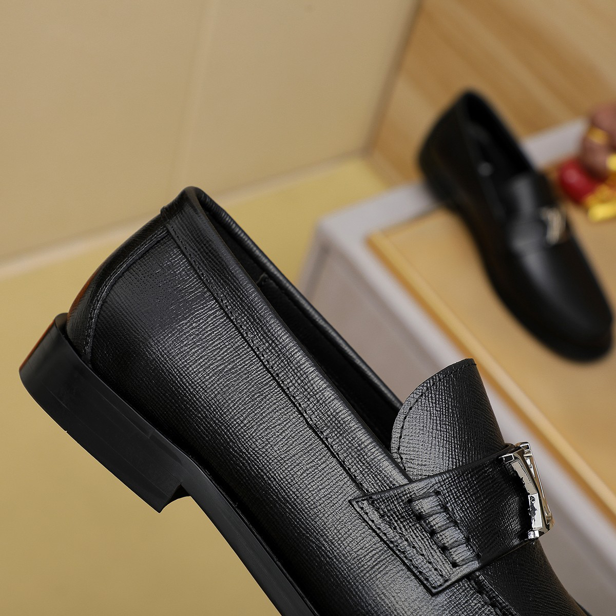 LV men's leather shoes-70