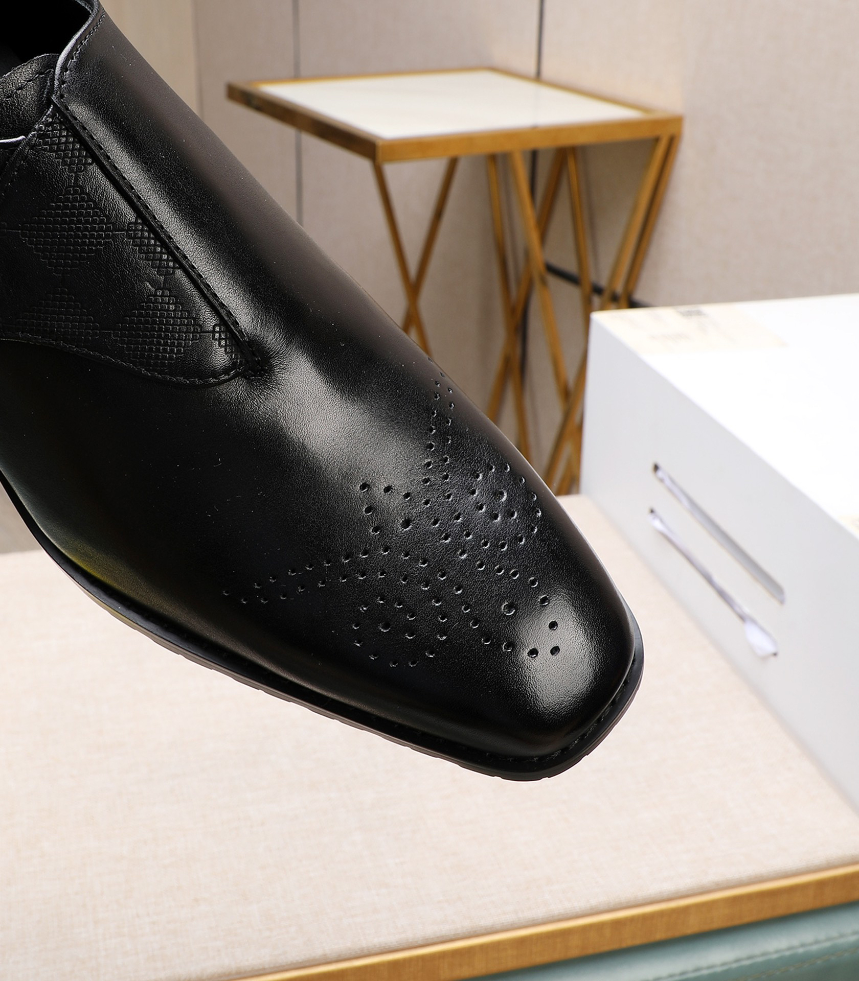 LV men's leather shoes-29