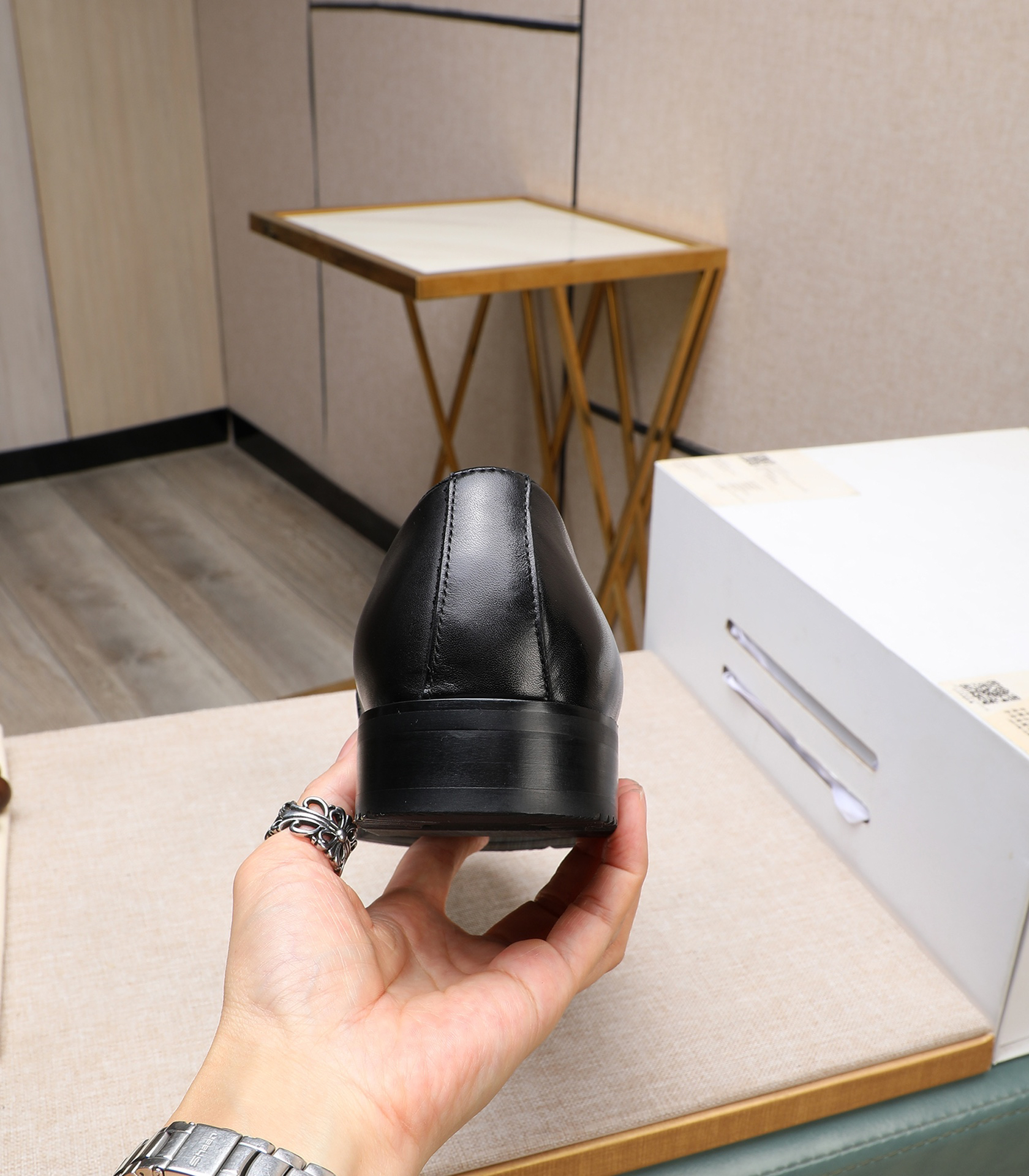 LV men's leather shoes-28