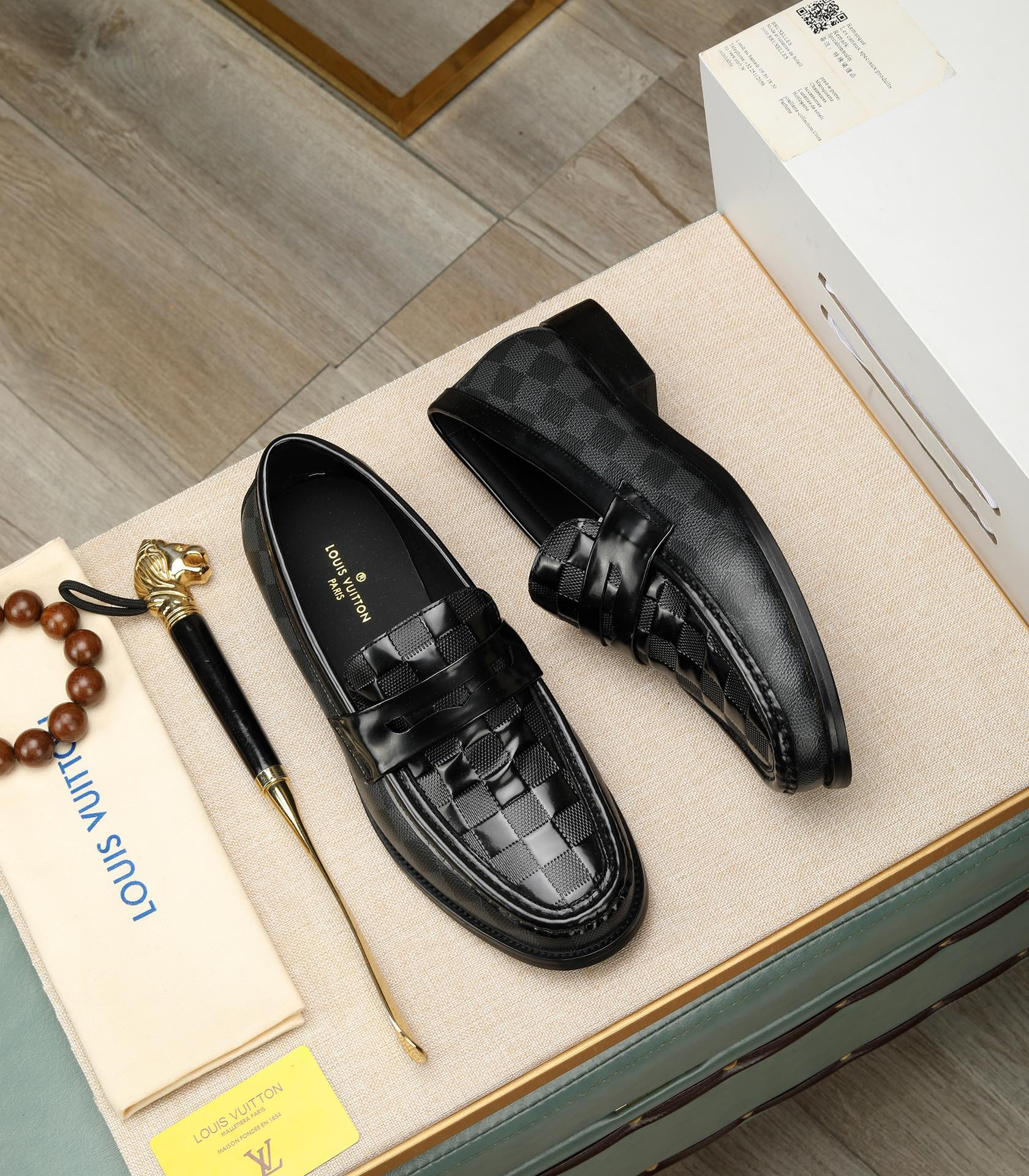 LV men's leather shoes-27