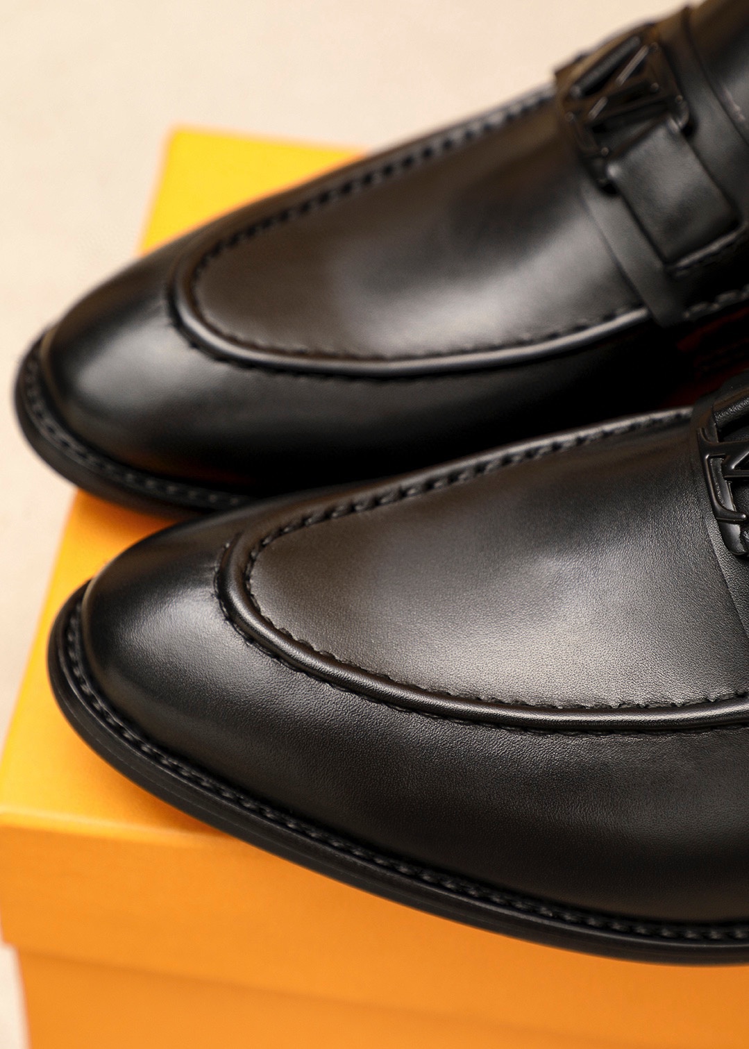 LV men's leather shoes-38