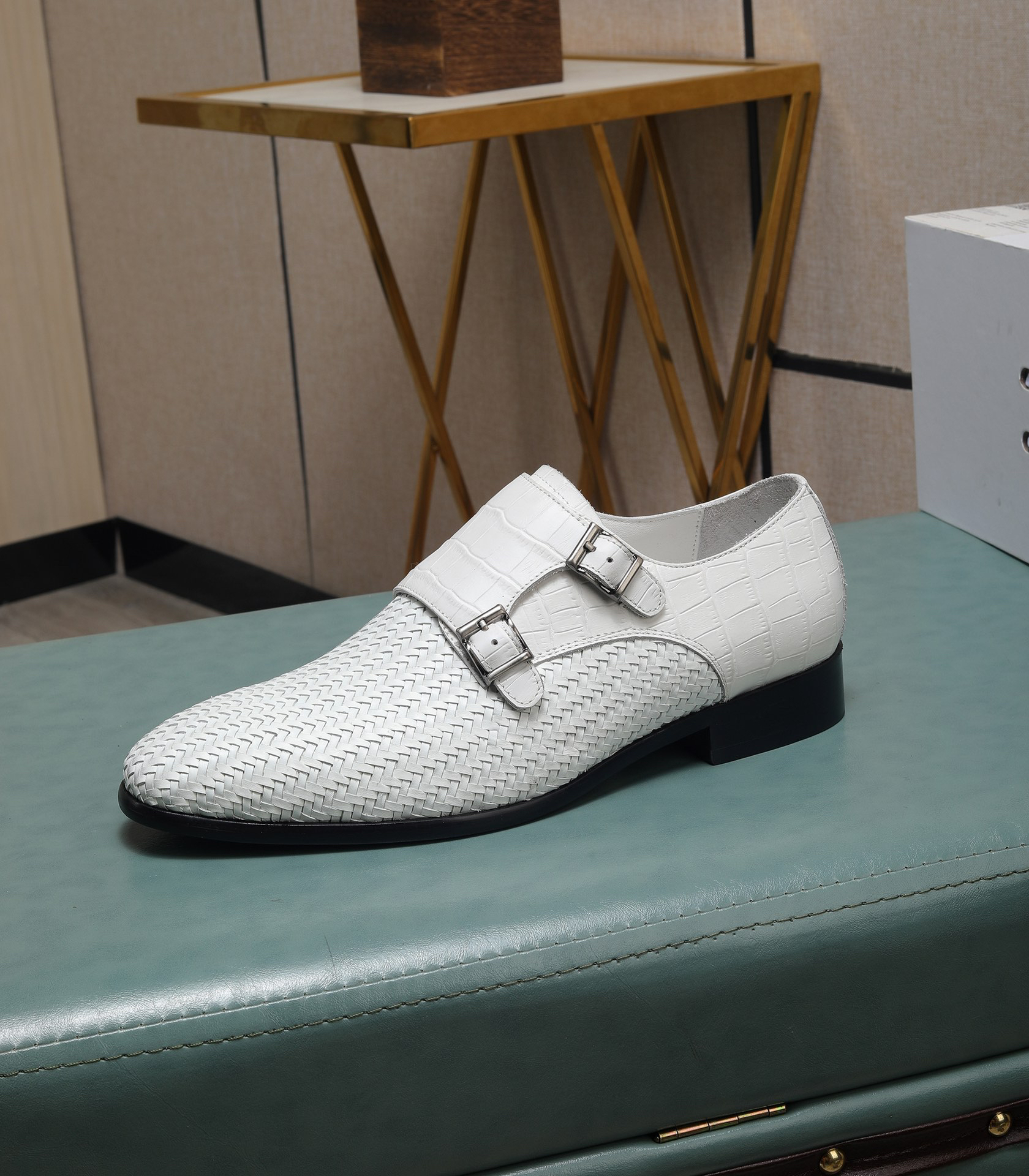 LV men's leather shoes-34