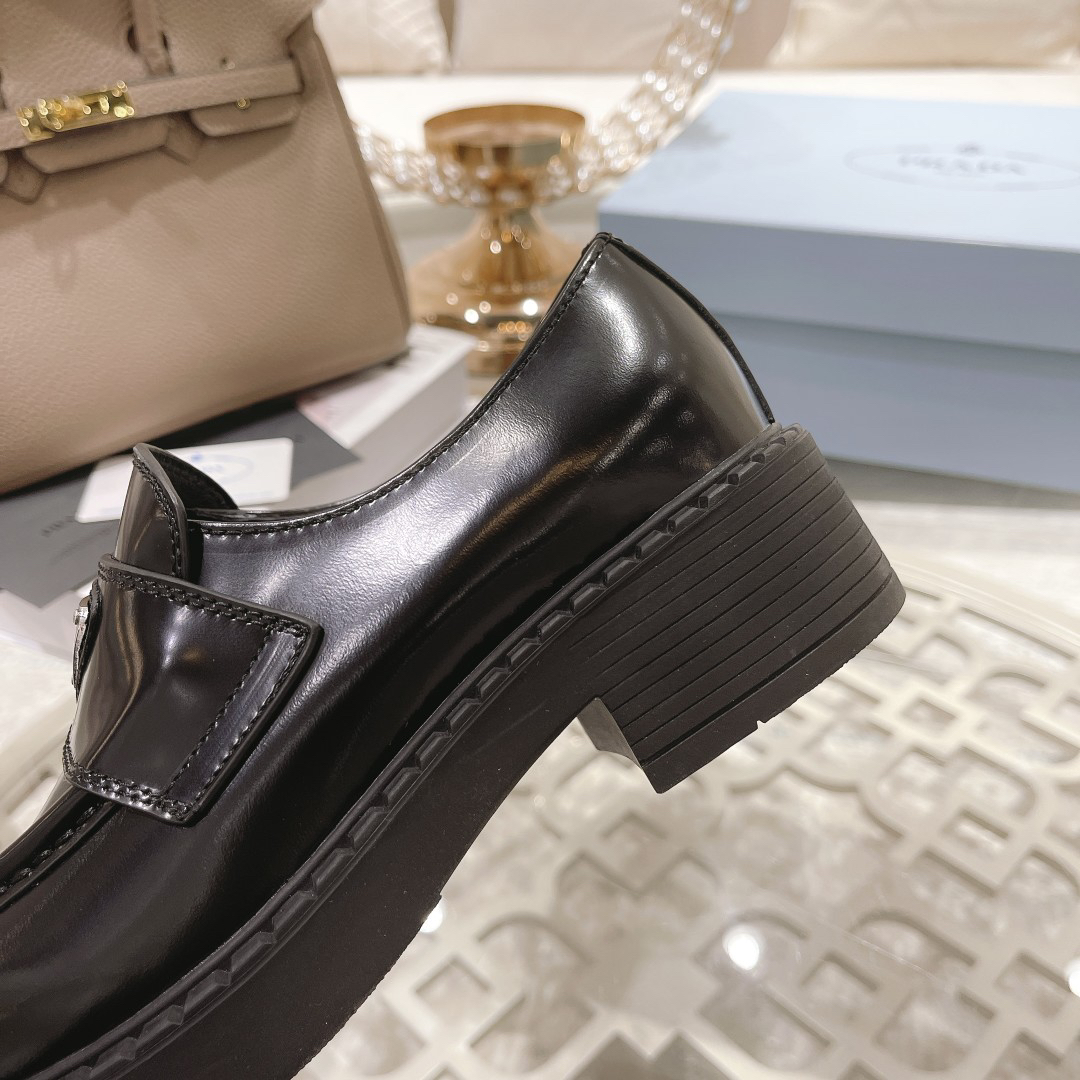 Prada men's leather shoes-17