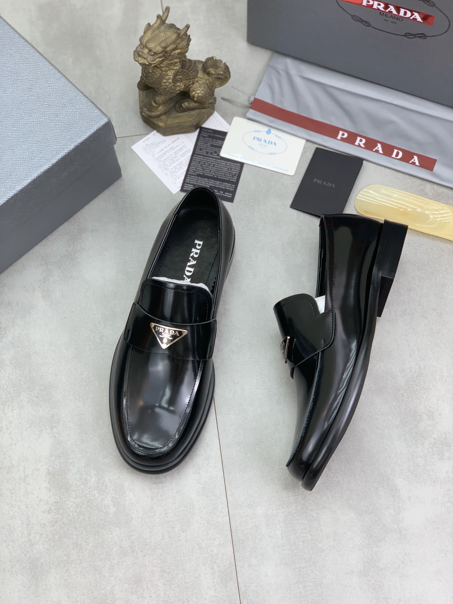 Prada men's leather shoes-18