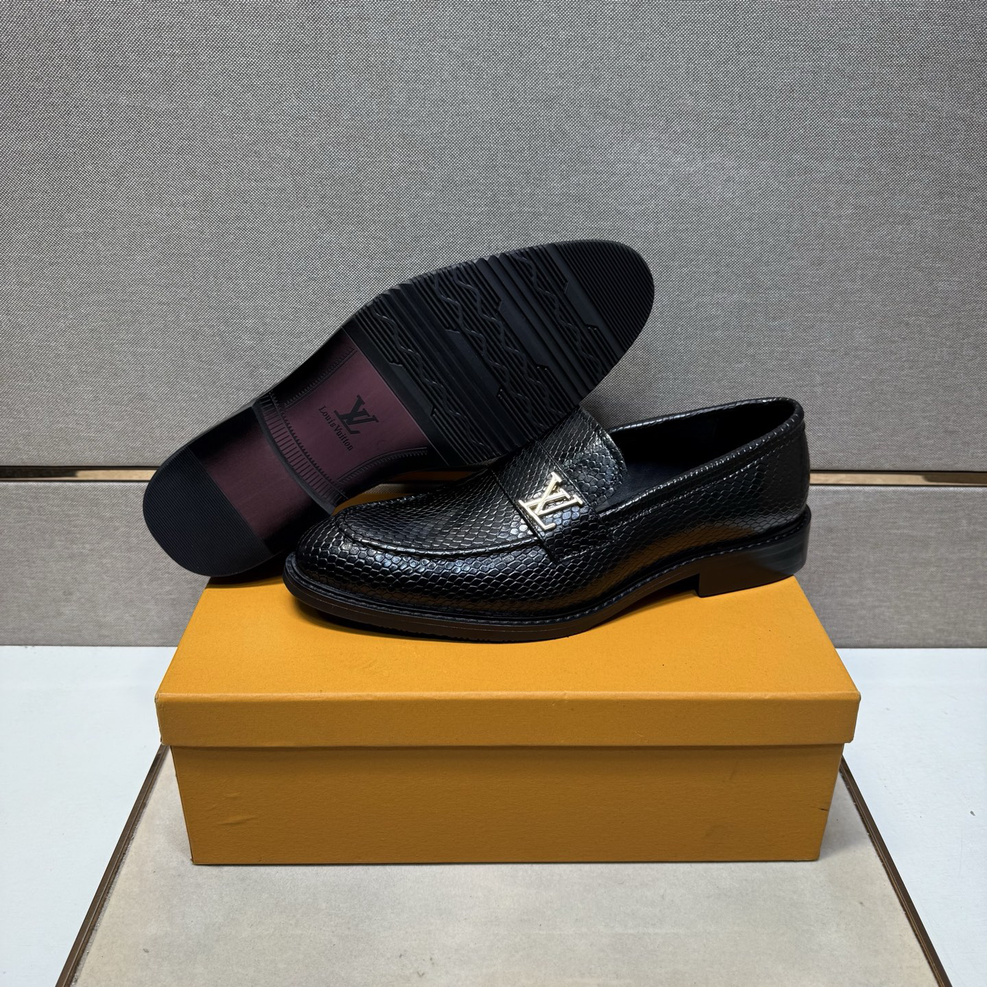 LV men's leather shoes-58