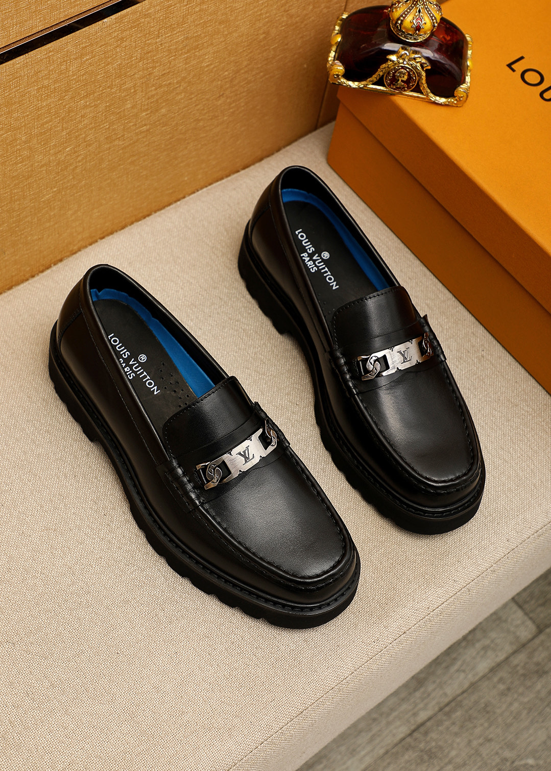 LV men's leather shoes-66