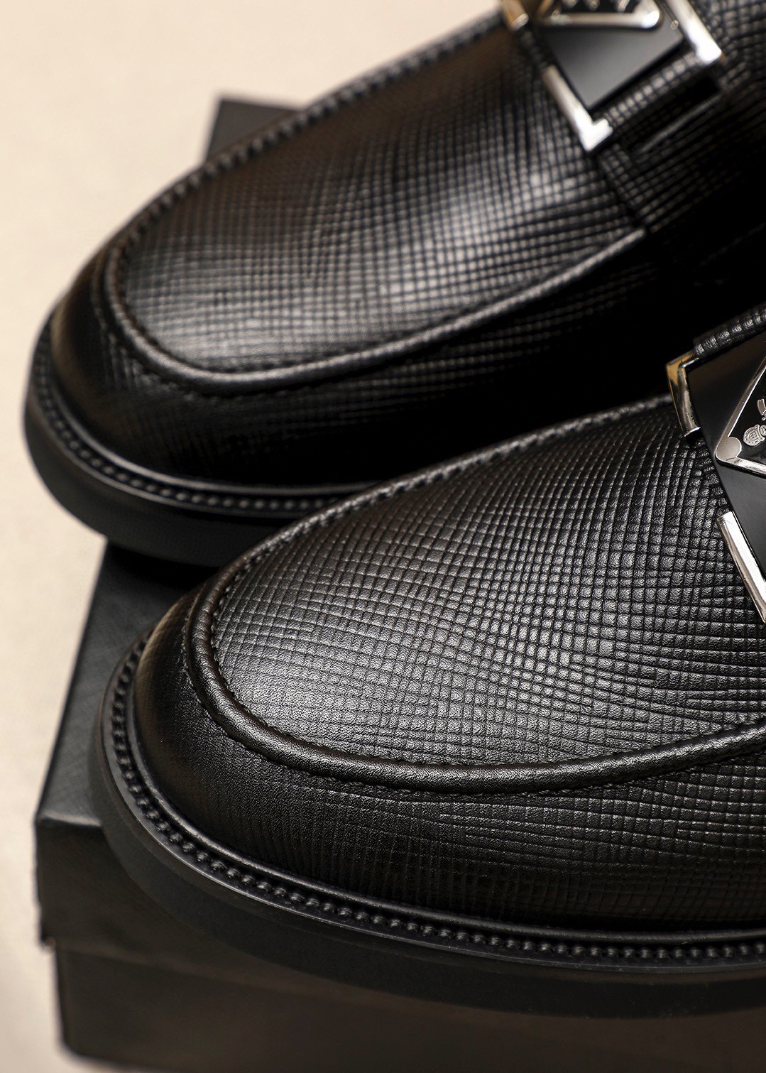 Prada men's leather shoes-33