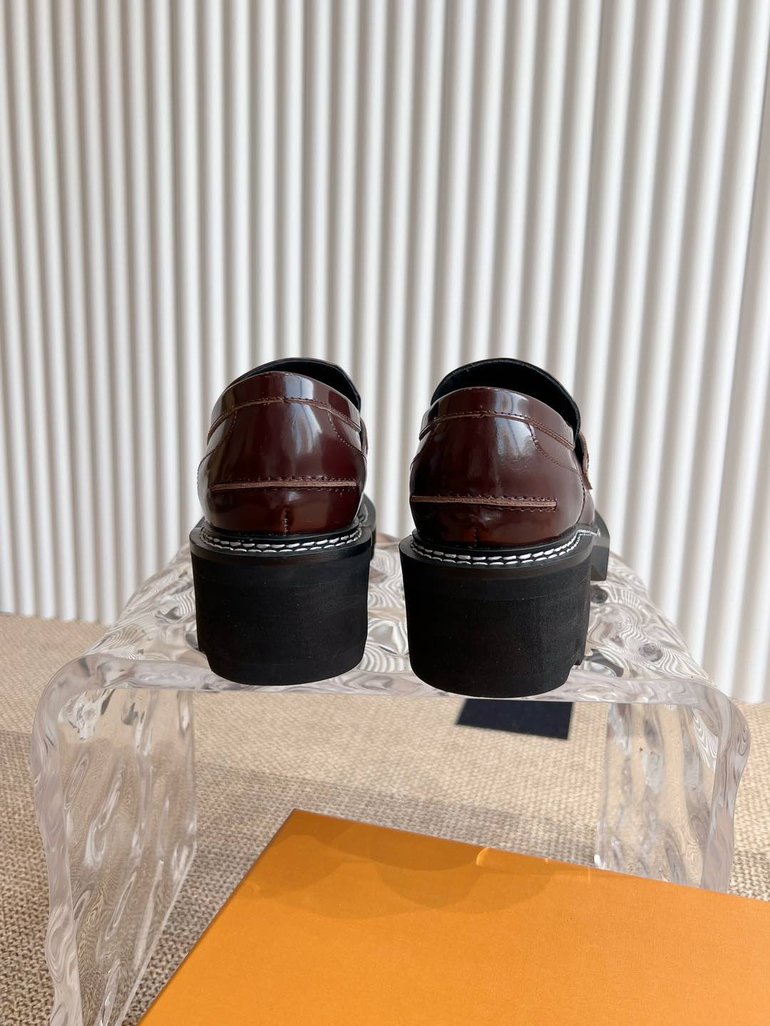 LV women's leather shoes-13