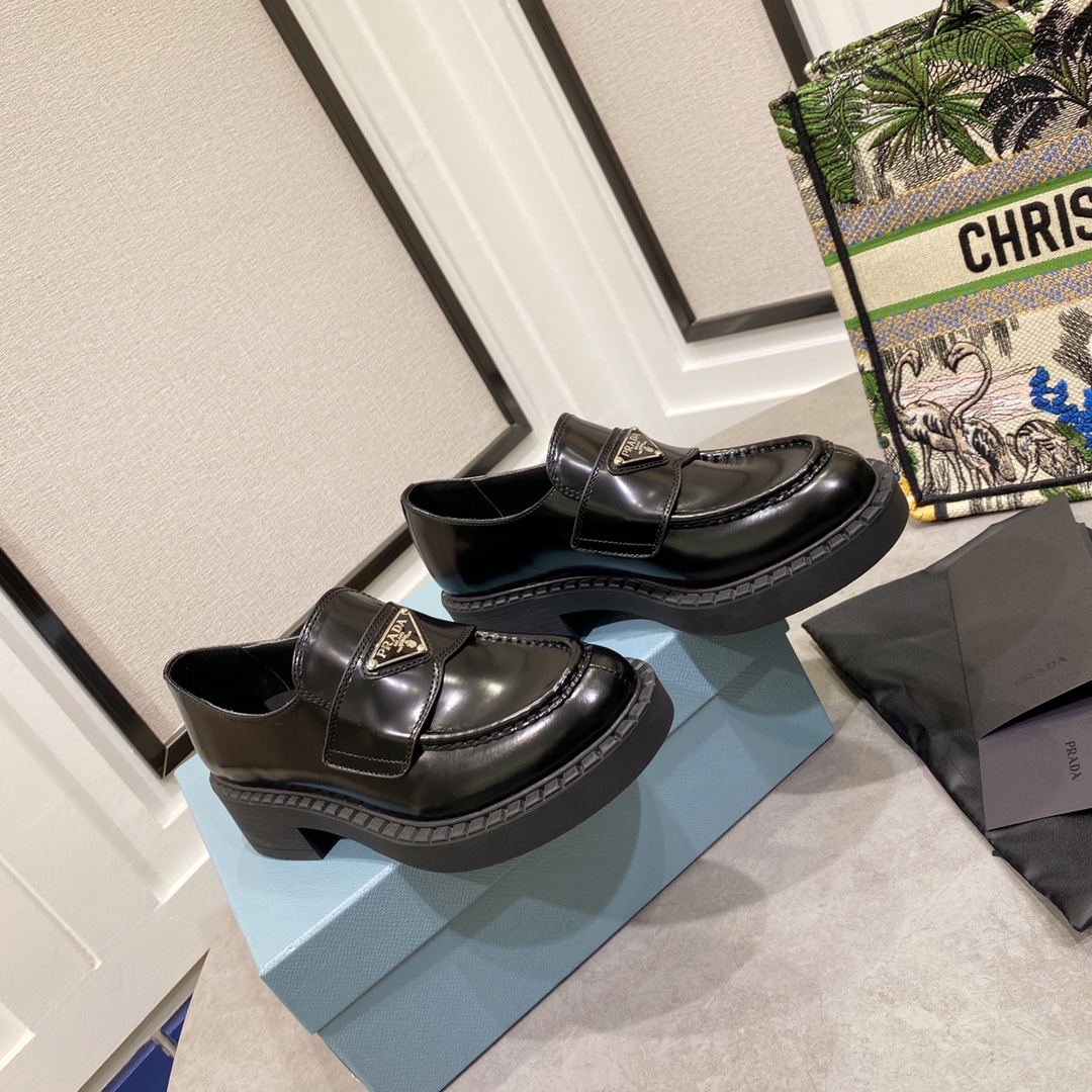 Prada women's leather shoes-31