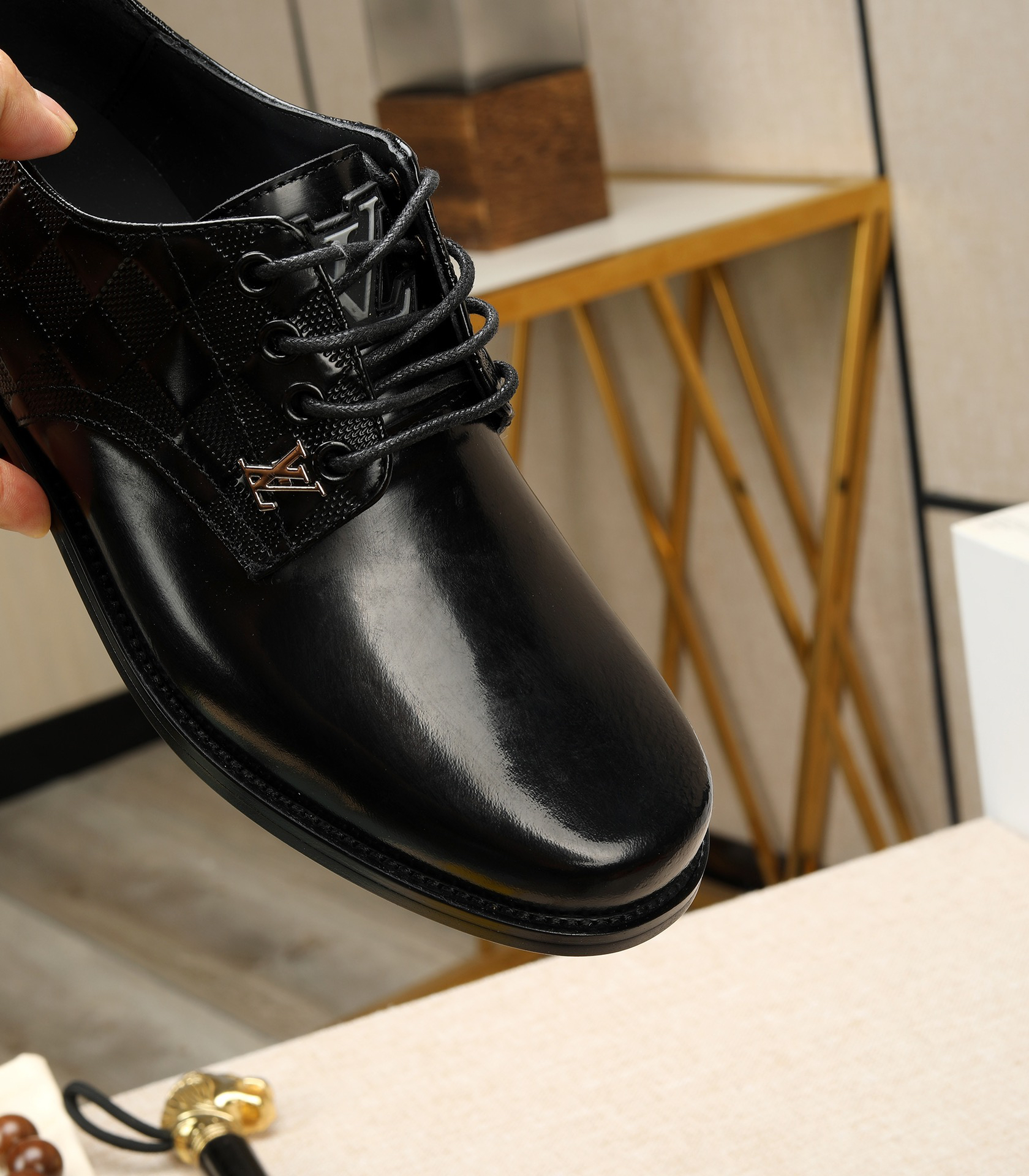 LV men's leather shoes-26