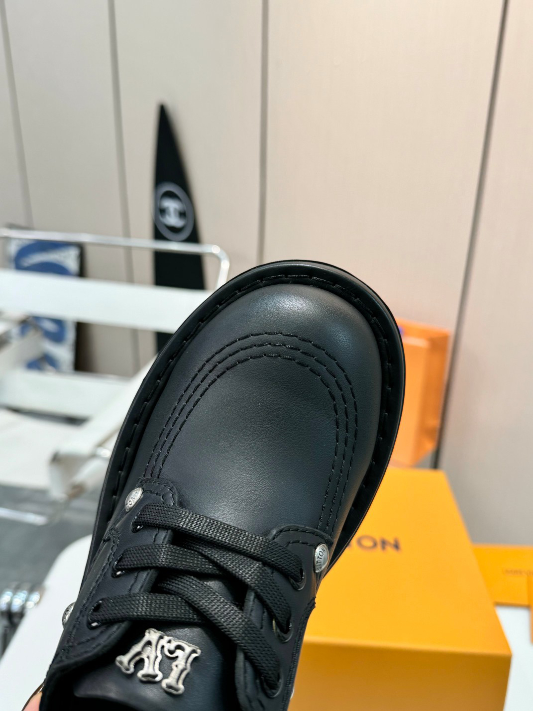 LV women's leather shoes-16