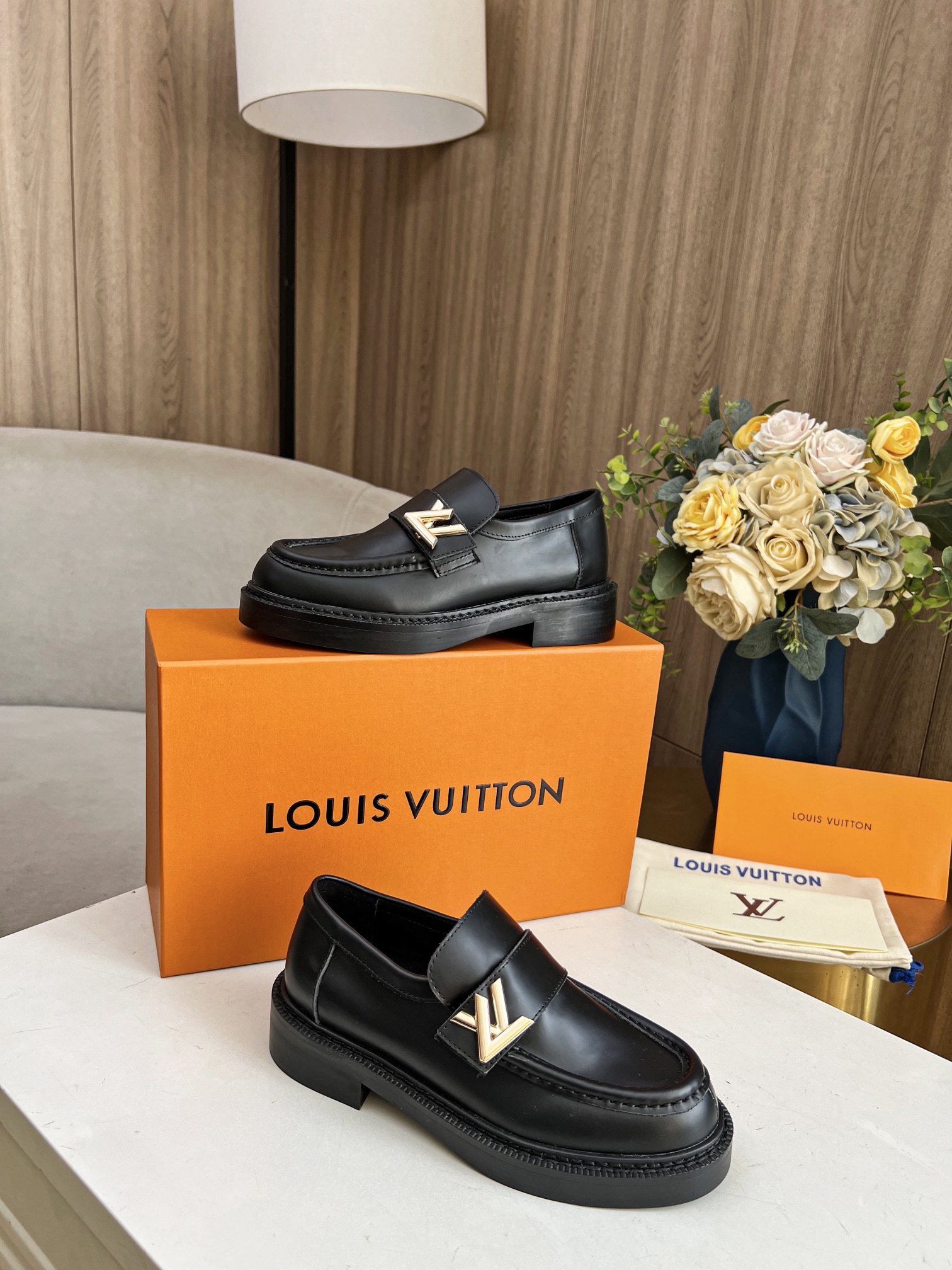 LV women's leather shoes-39