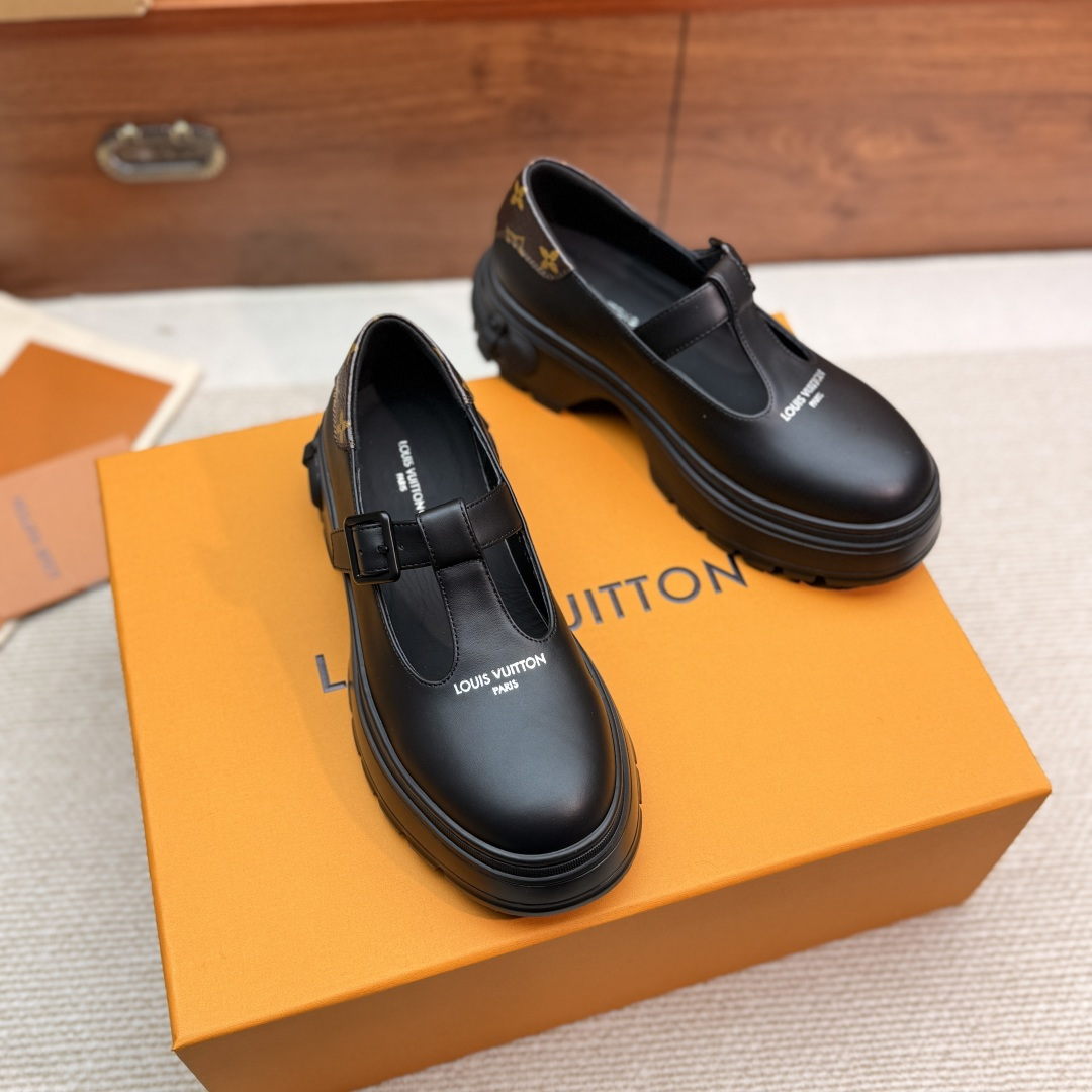 LV women's leather shoes-11