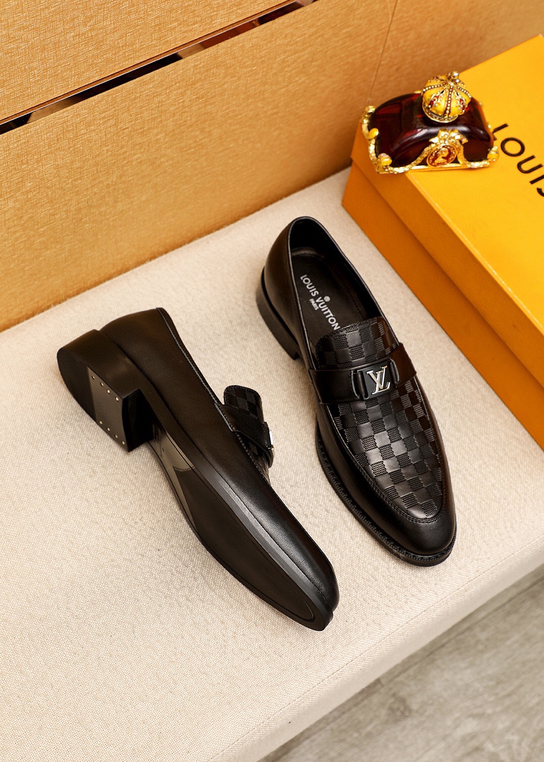 LV men's leather shoes-14