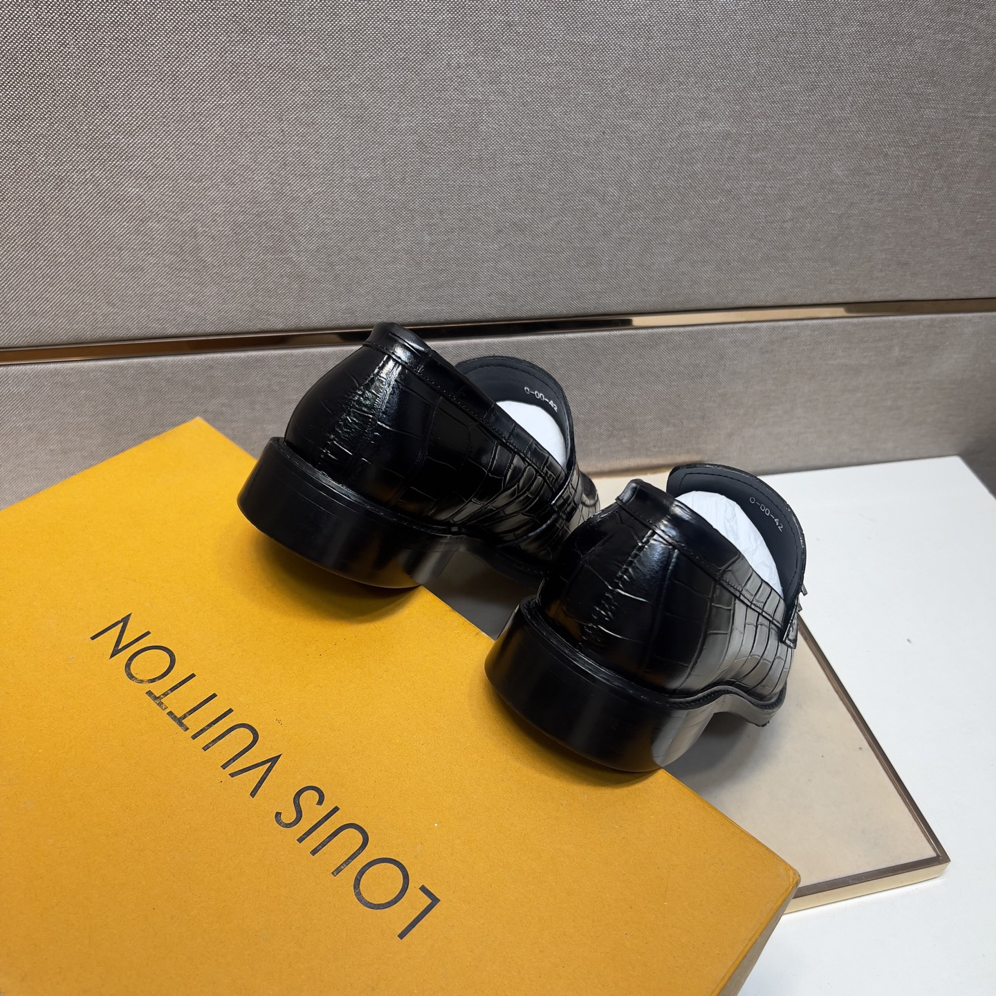 LV men's leather shoes-35