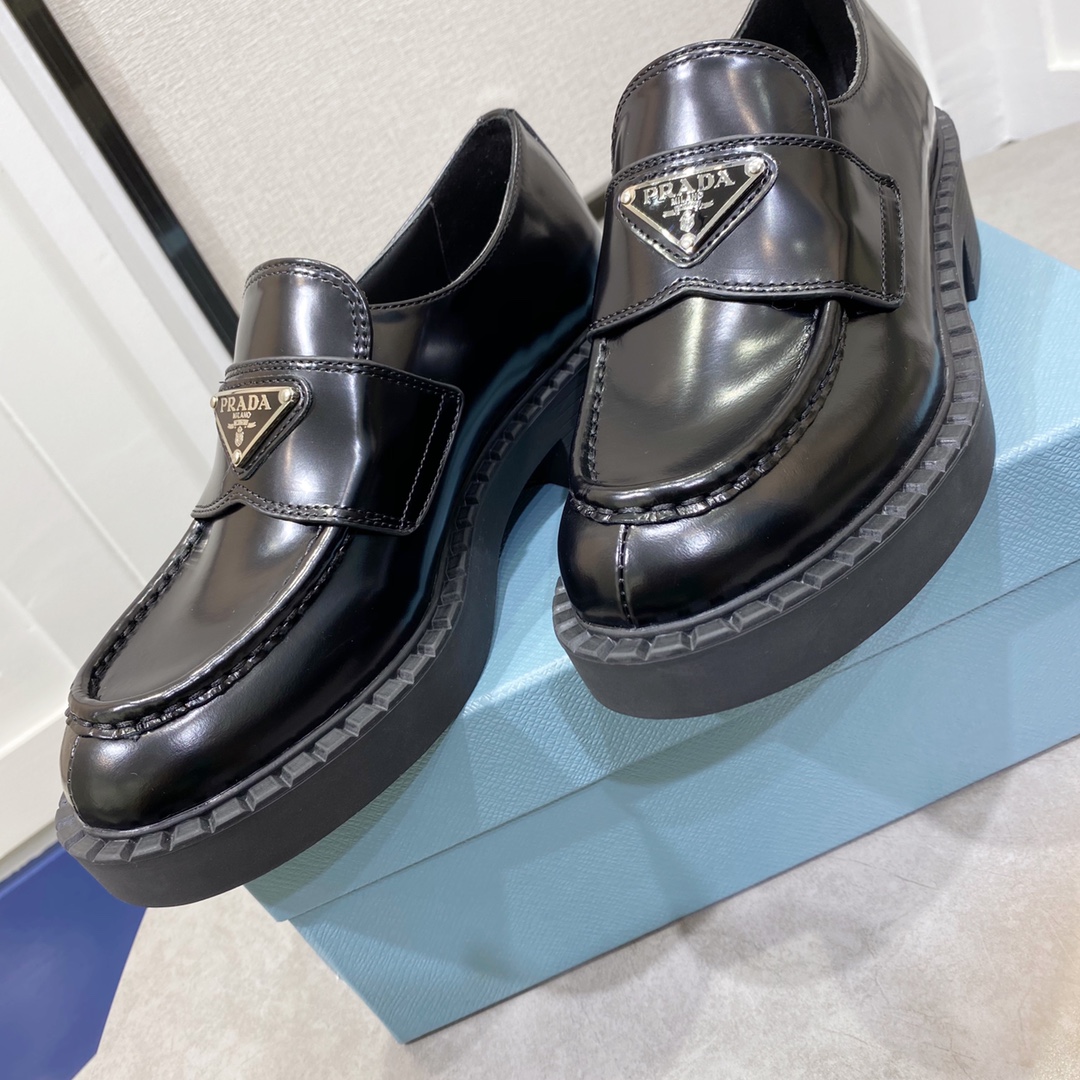 Prada women's leather shoes-31