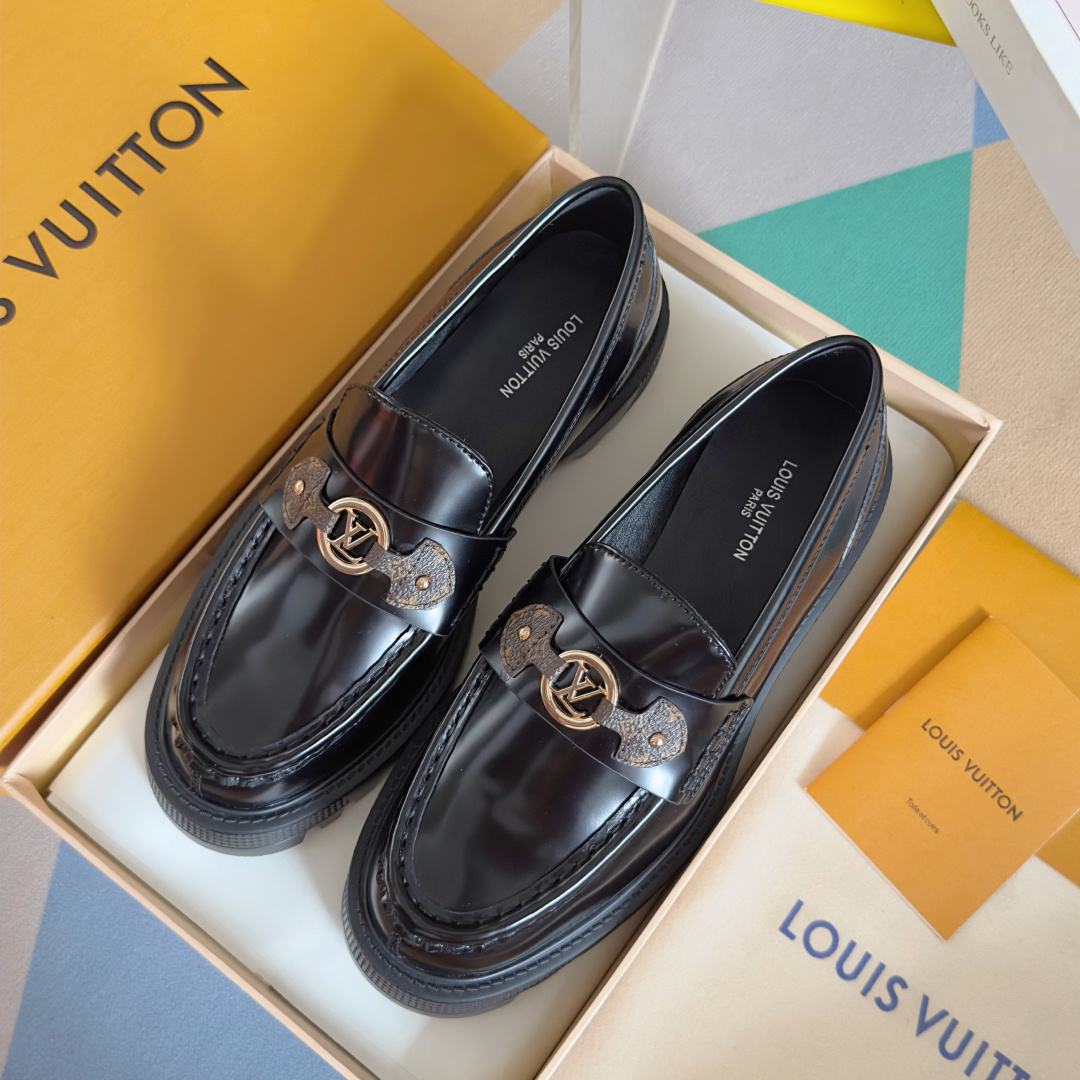 LV women's leather shoes-19