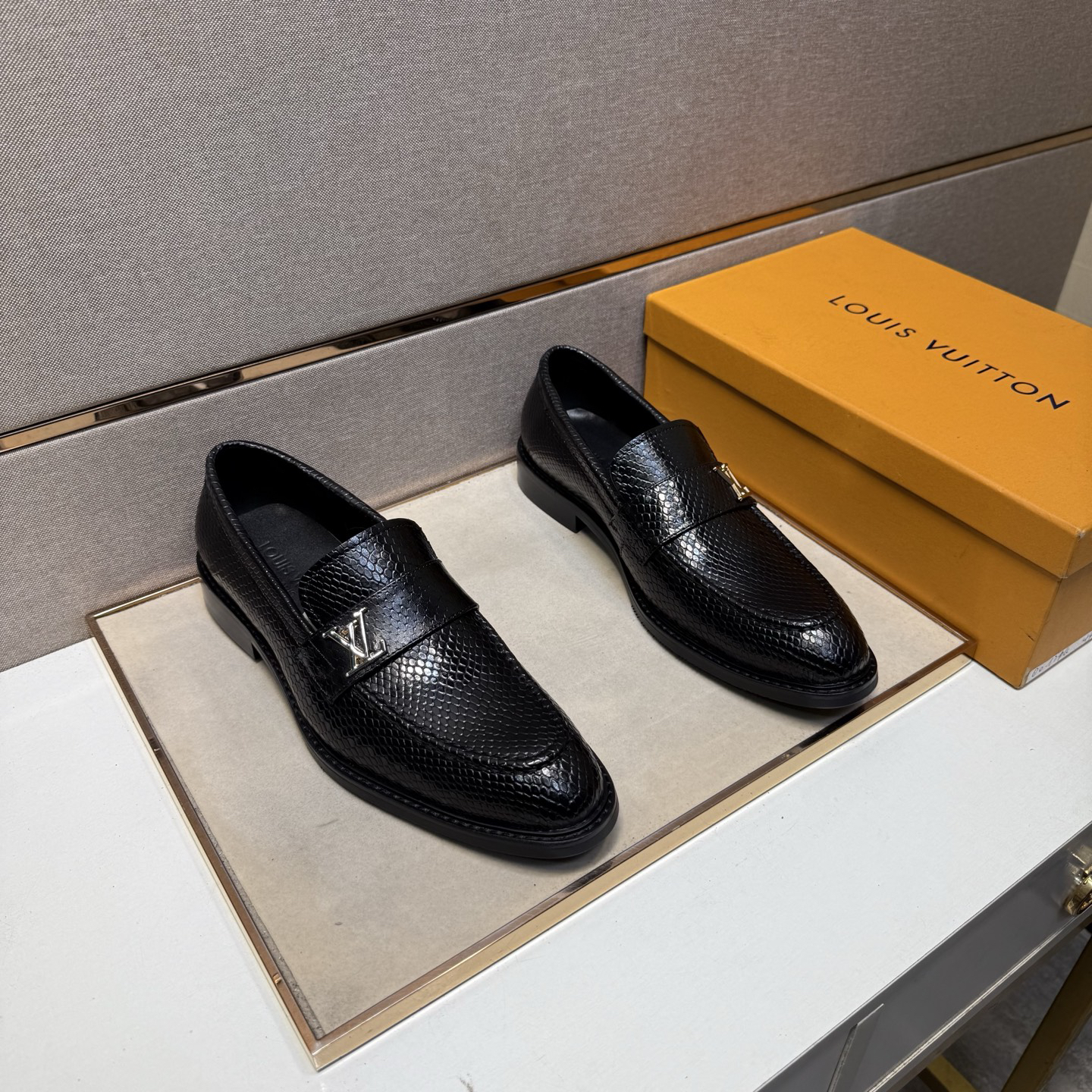 LV men's leather shoes-58